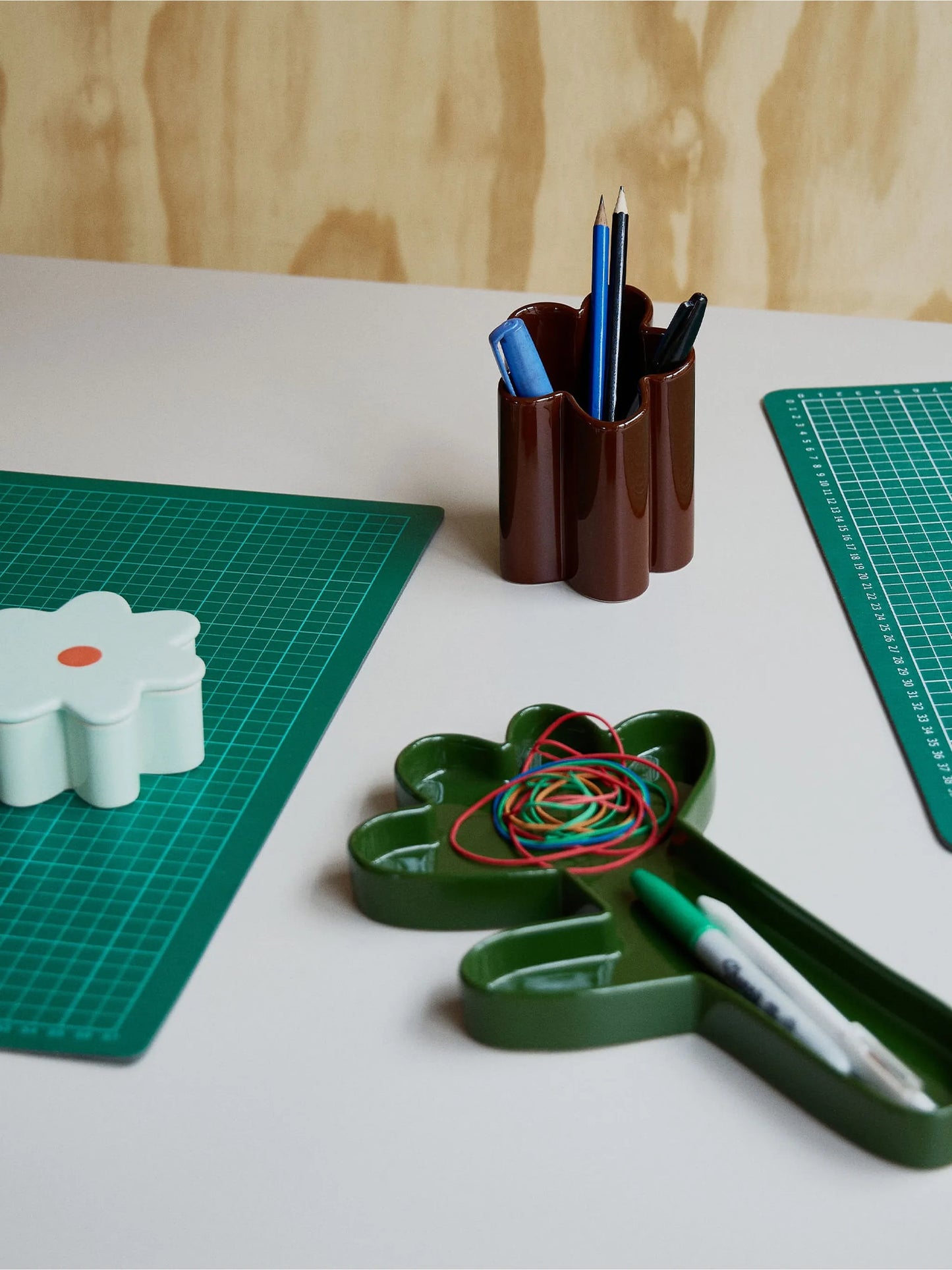 Oddments desk accessories (set of three)