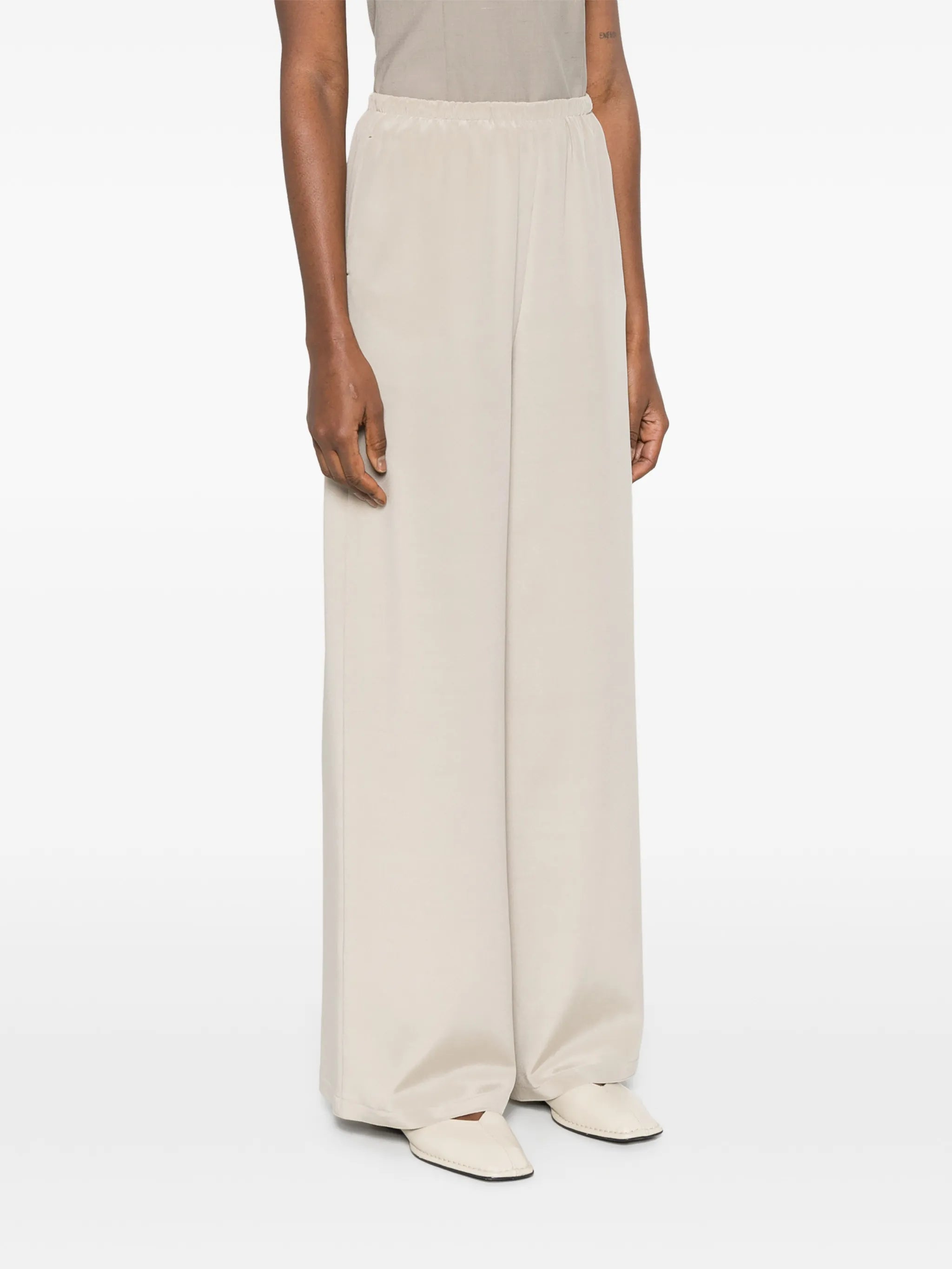elastic-waistband trousers