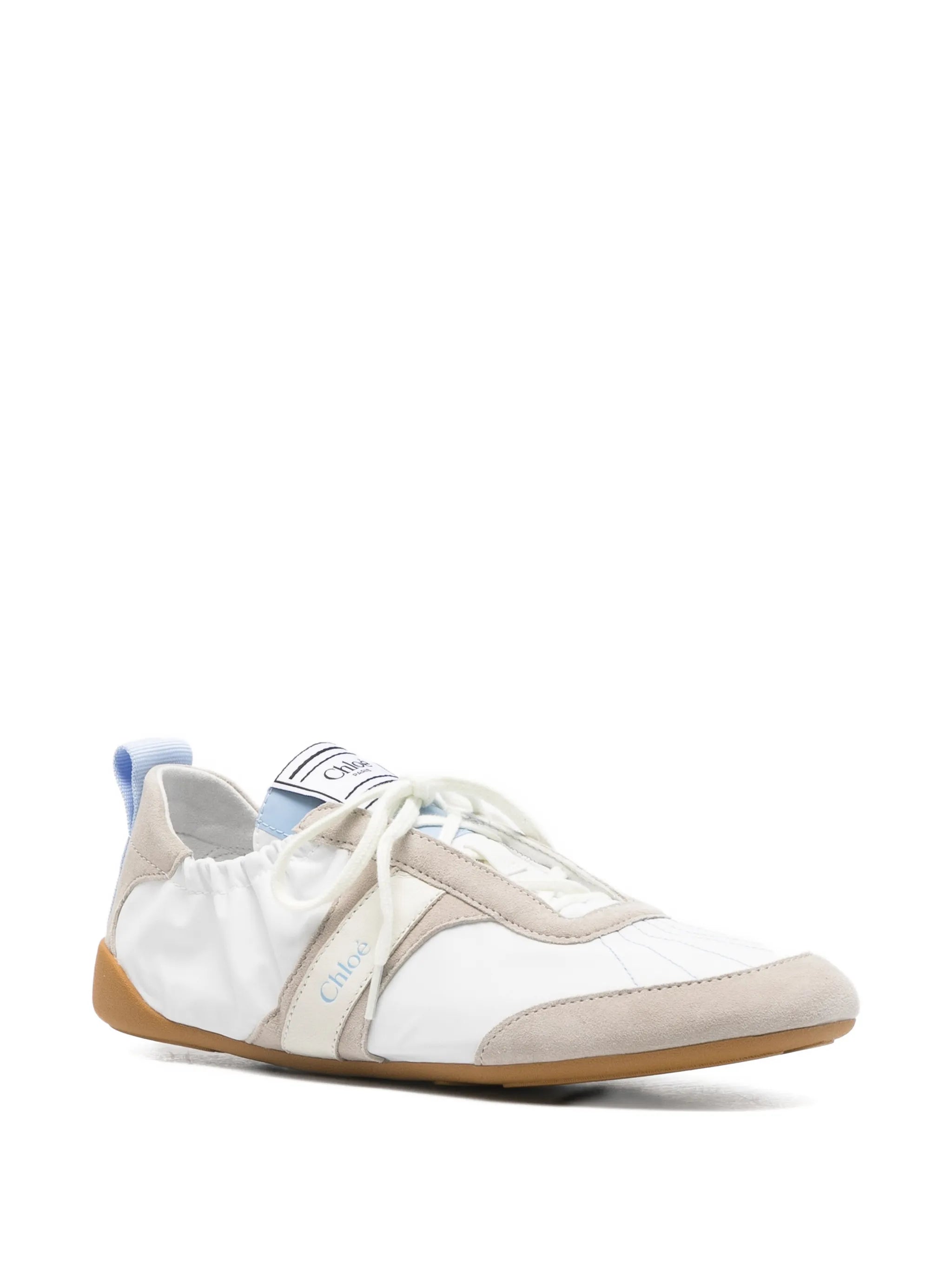 Kick lace-up fastening sneakers