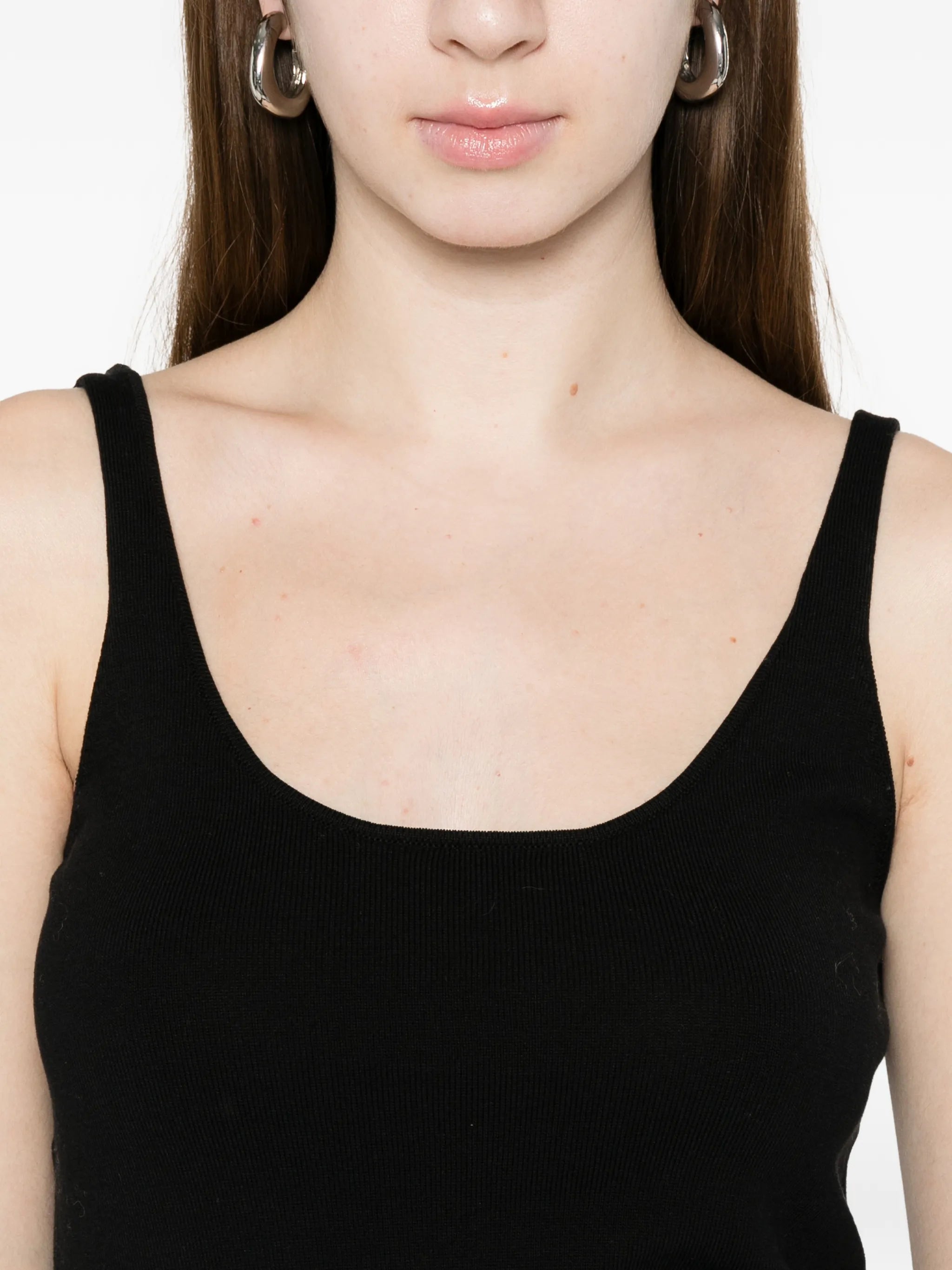 sleeveless top