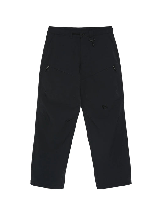 belt-loop trousers