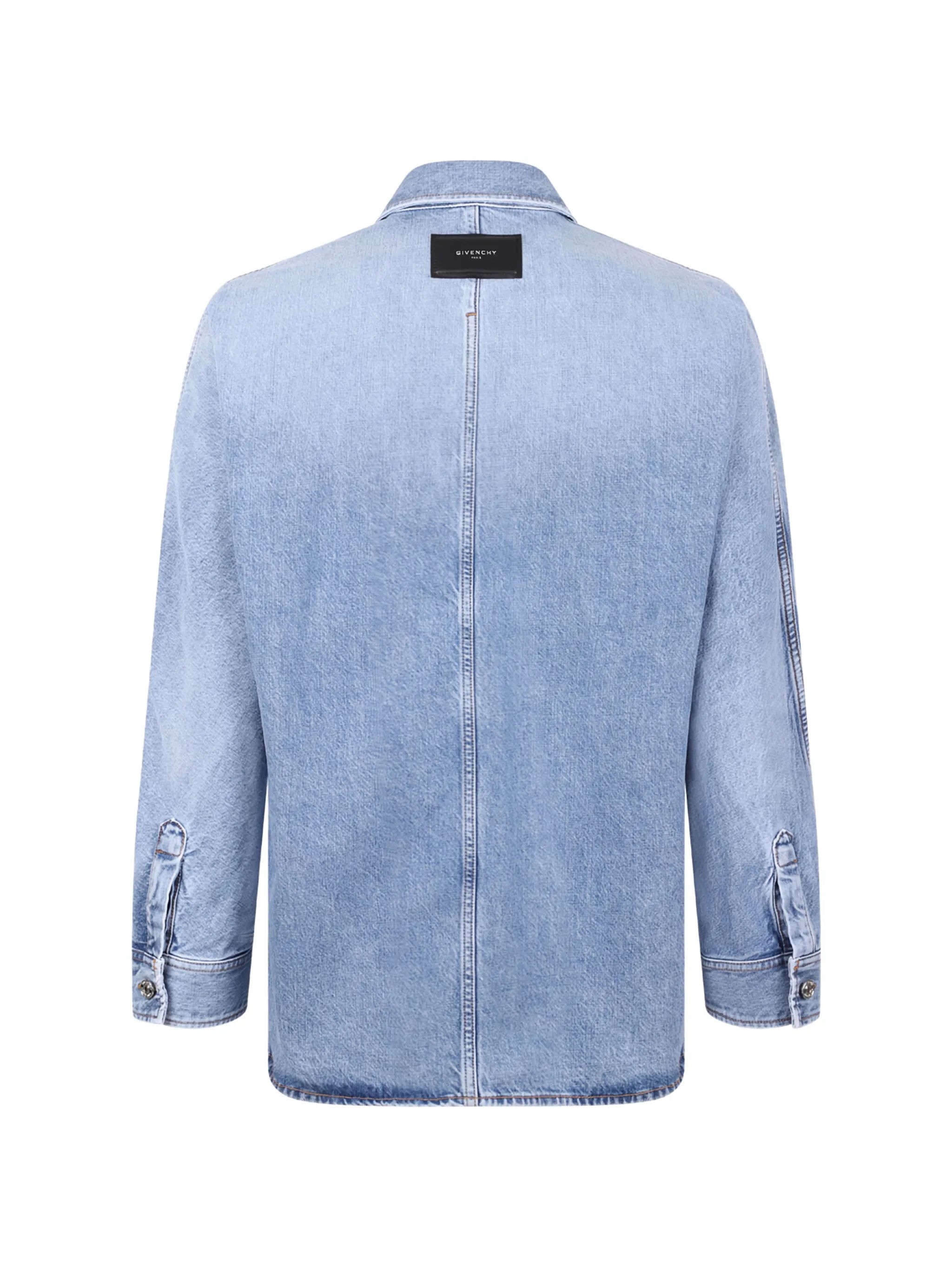 patch-pocket buttoned shirt