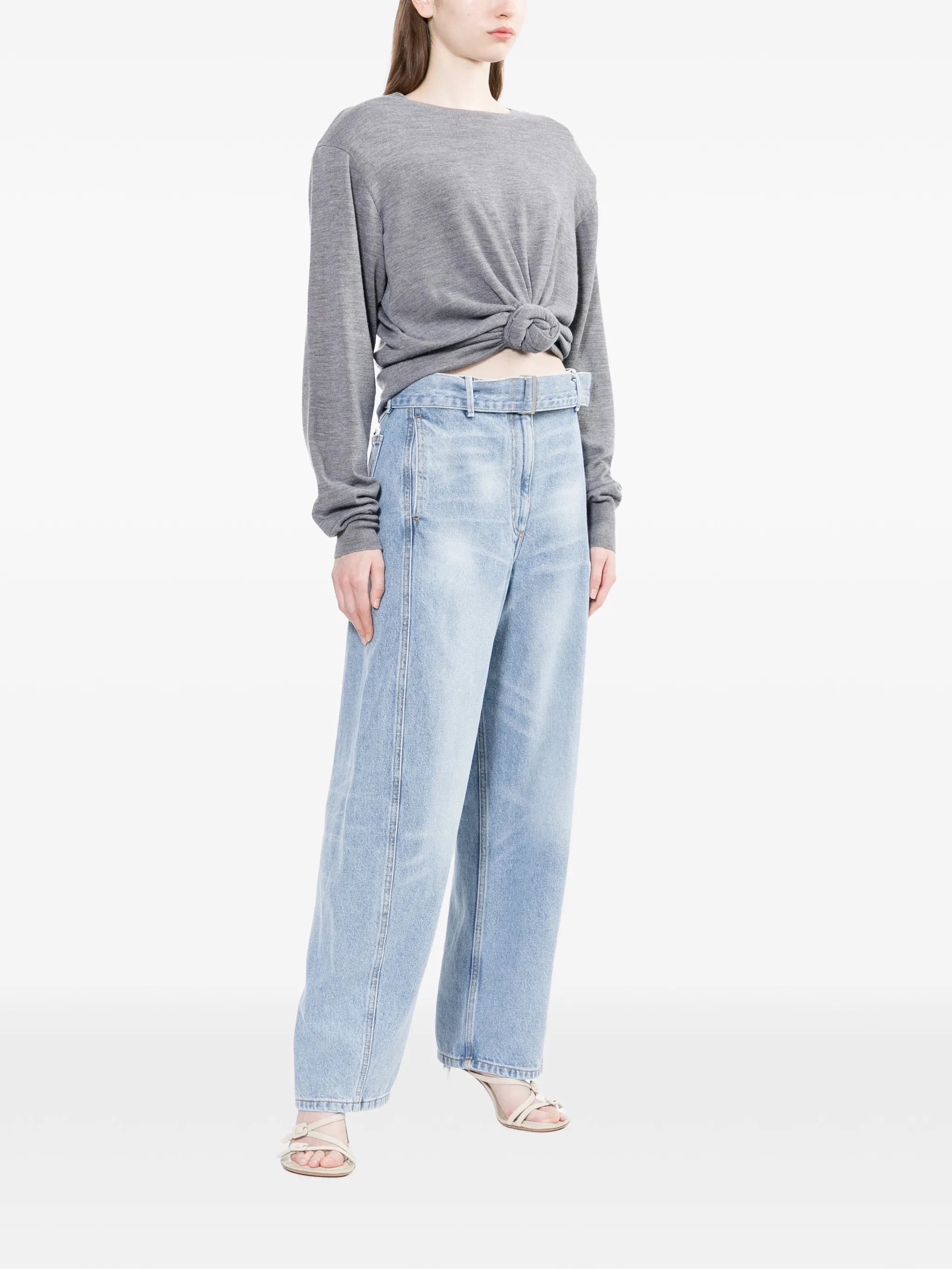 long-sleeved jumper