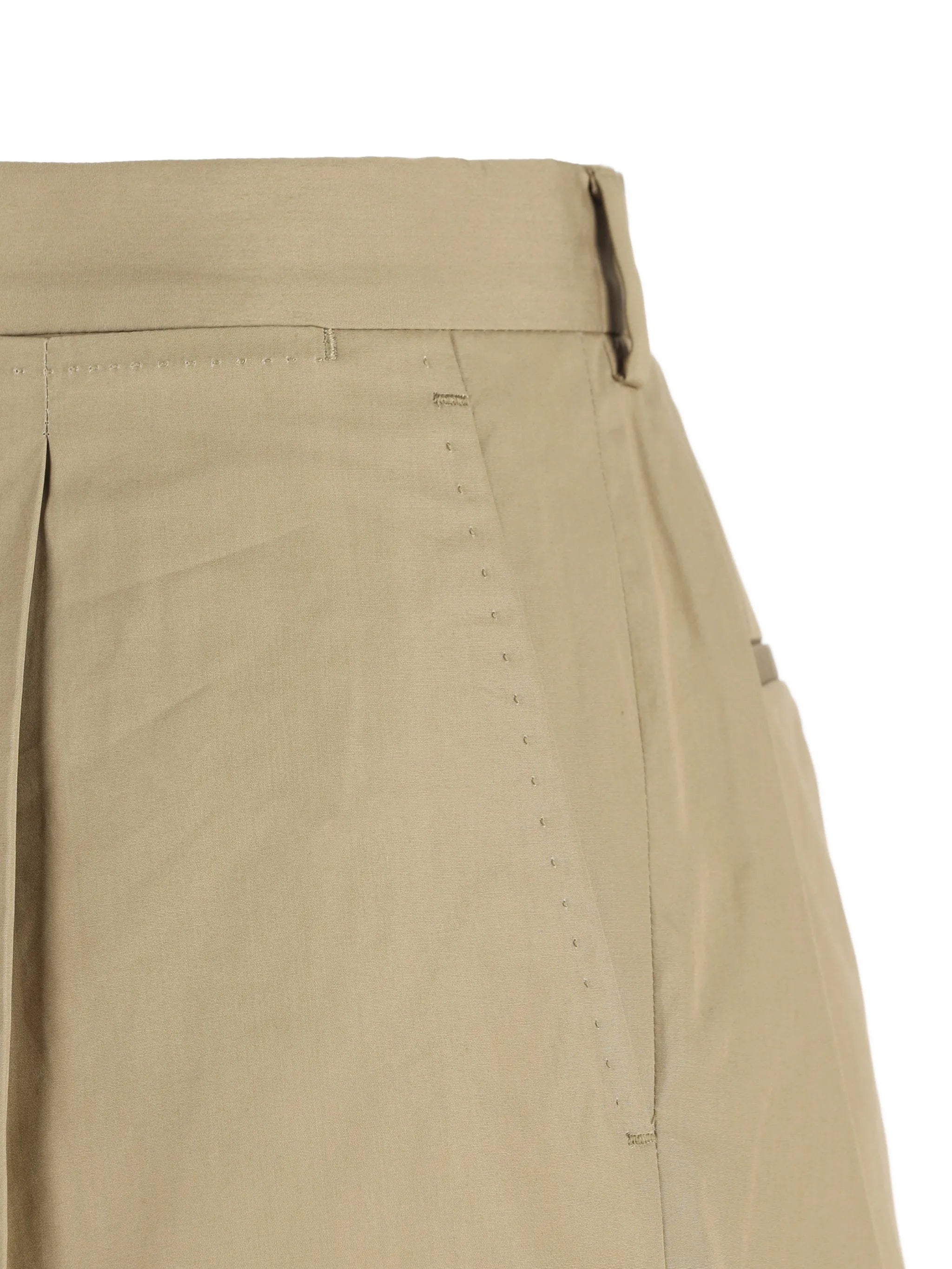 button patch pocket trousers
