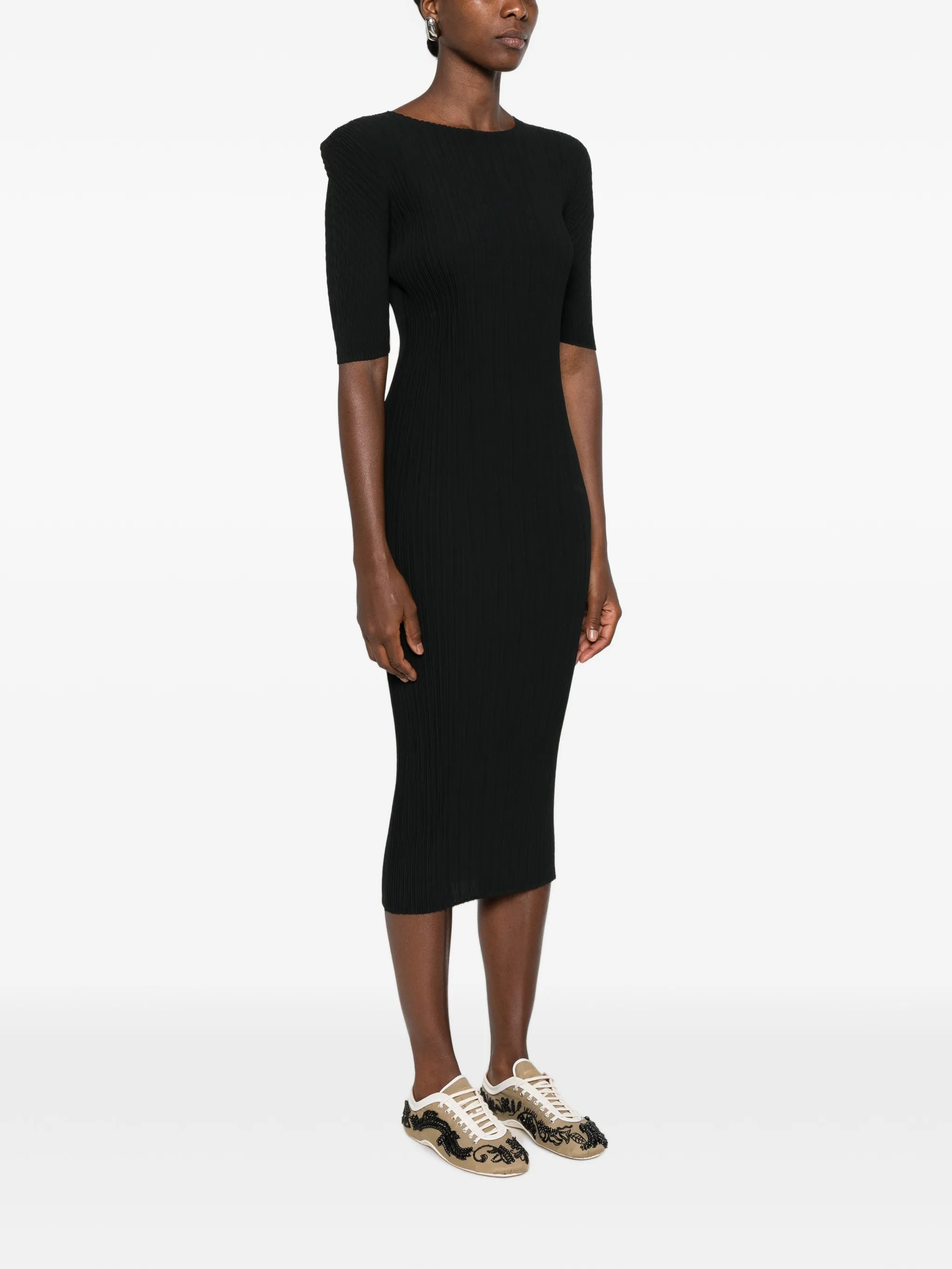 box-shoulder pleats midi dress