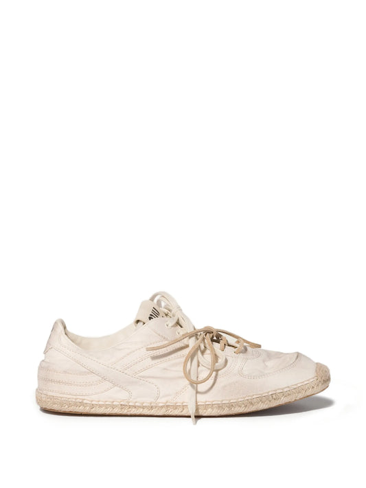 Gymnasium sneakers