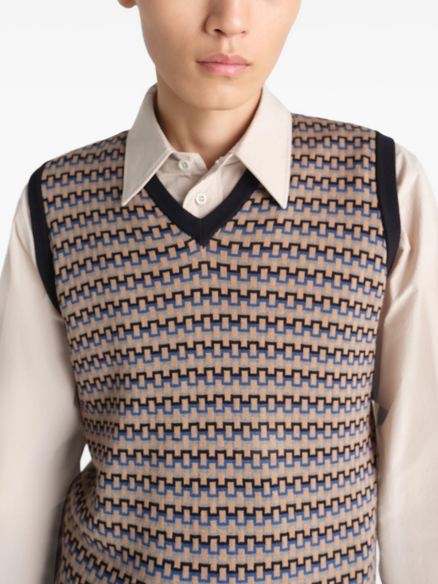 patterned V-neck vest