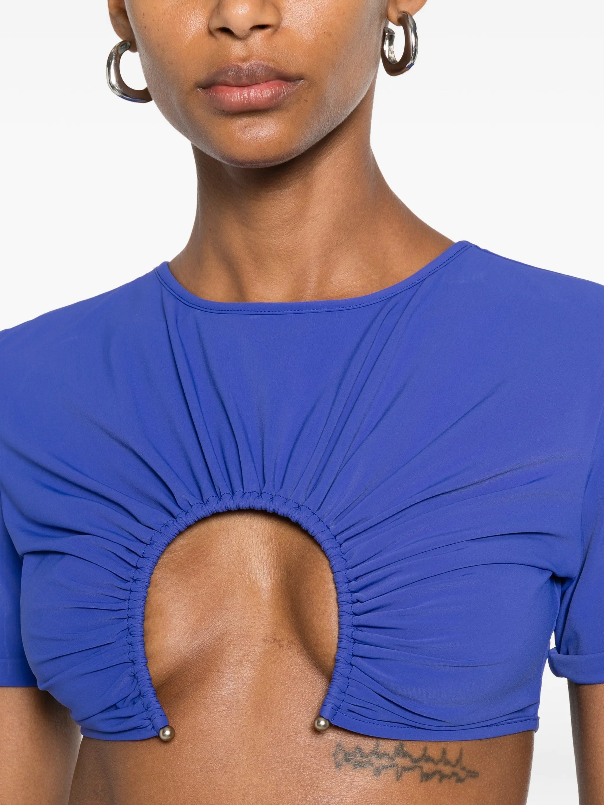 U-prong short-sleeve top
