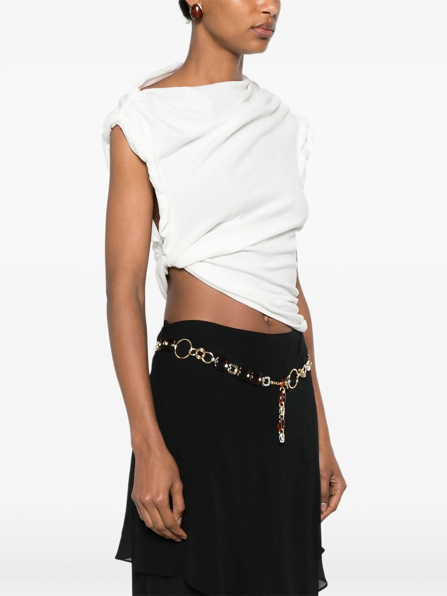 rolled twisted T-shirt
