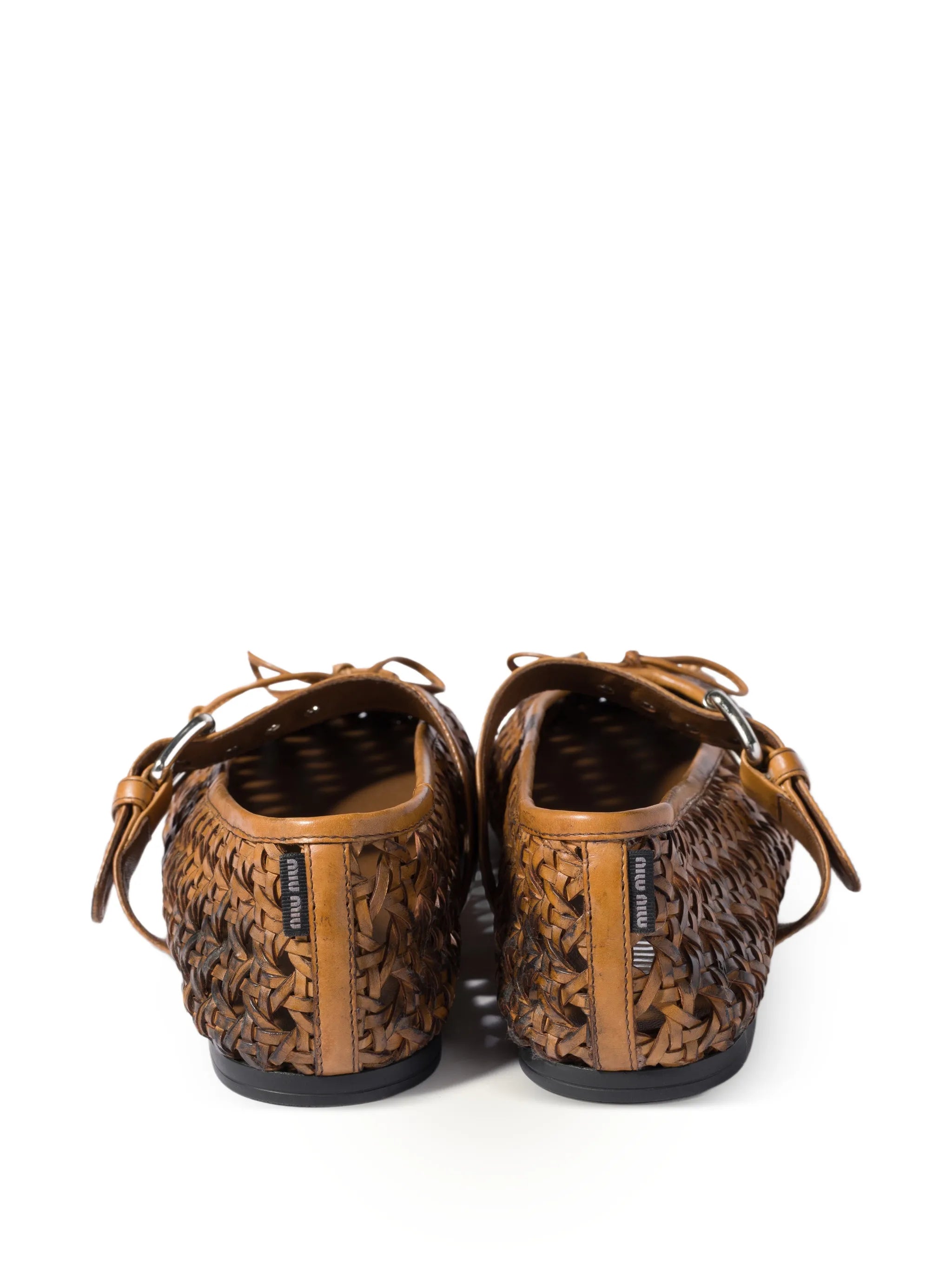 Woven leather ballerinas with strap and buckle
