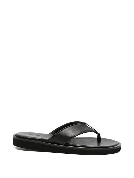 Capri flat sandals