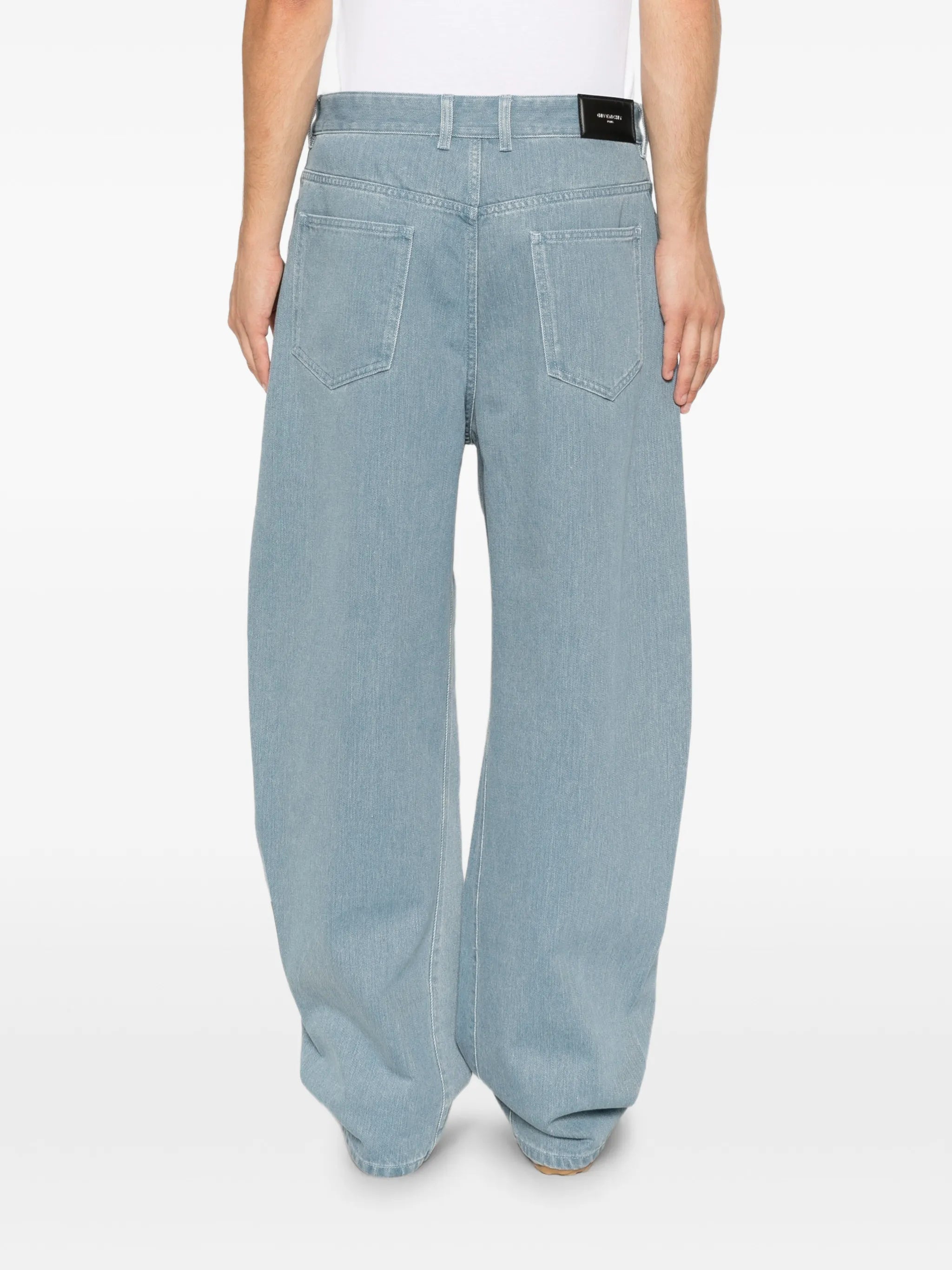 tapered baggy jeans