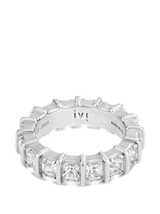 logo-detail wedding ring