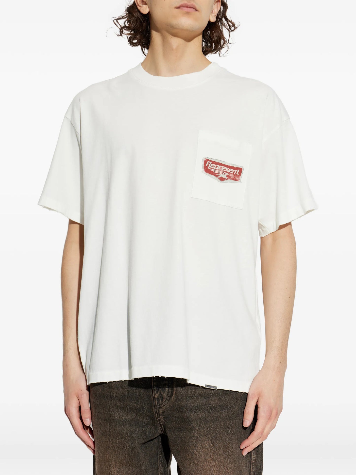 chest-pocket graphic-print T-shirt