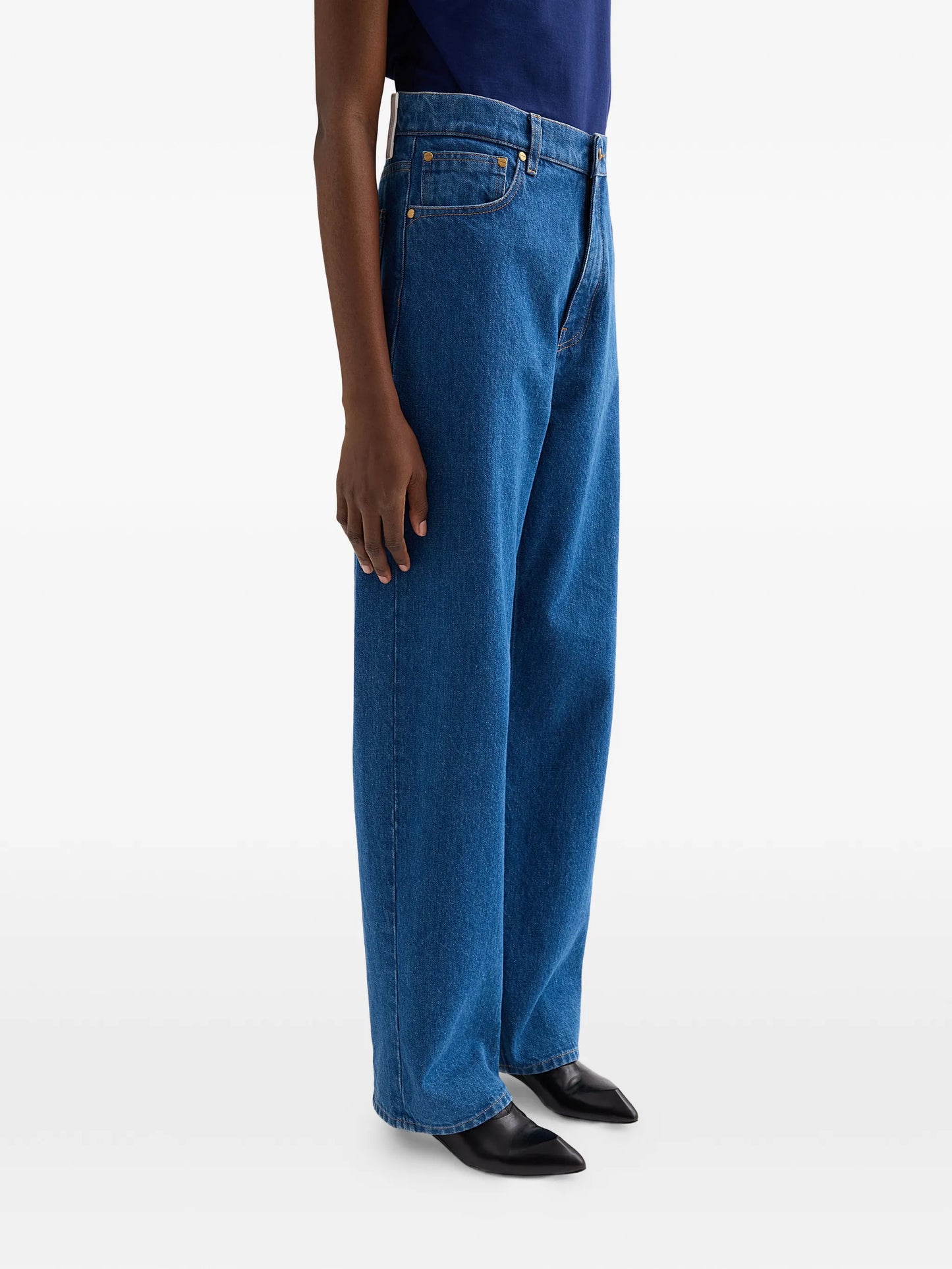 loose jeans