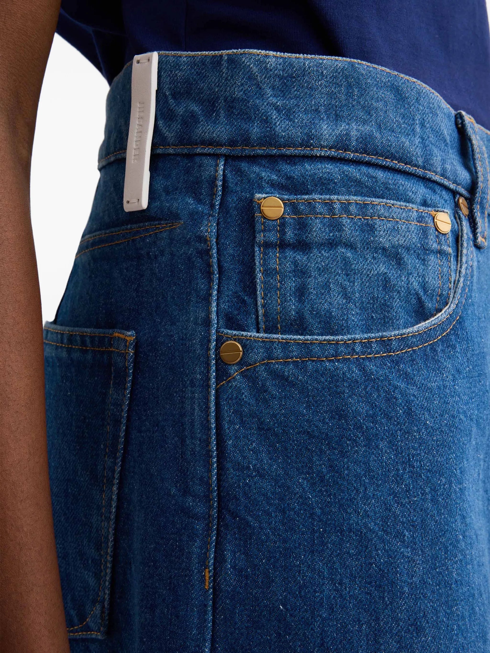 loose jeans
