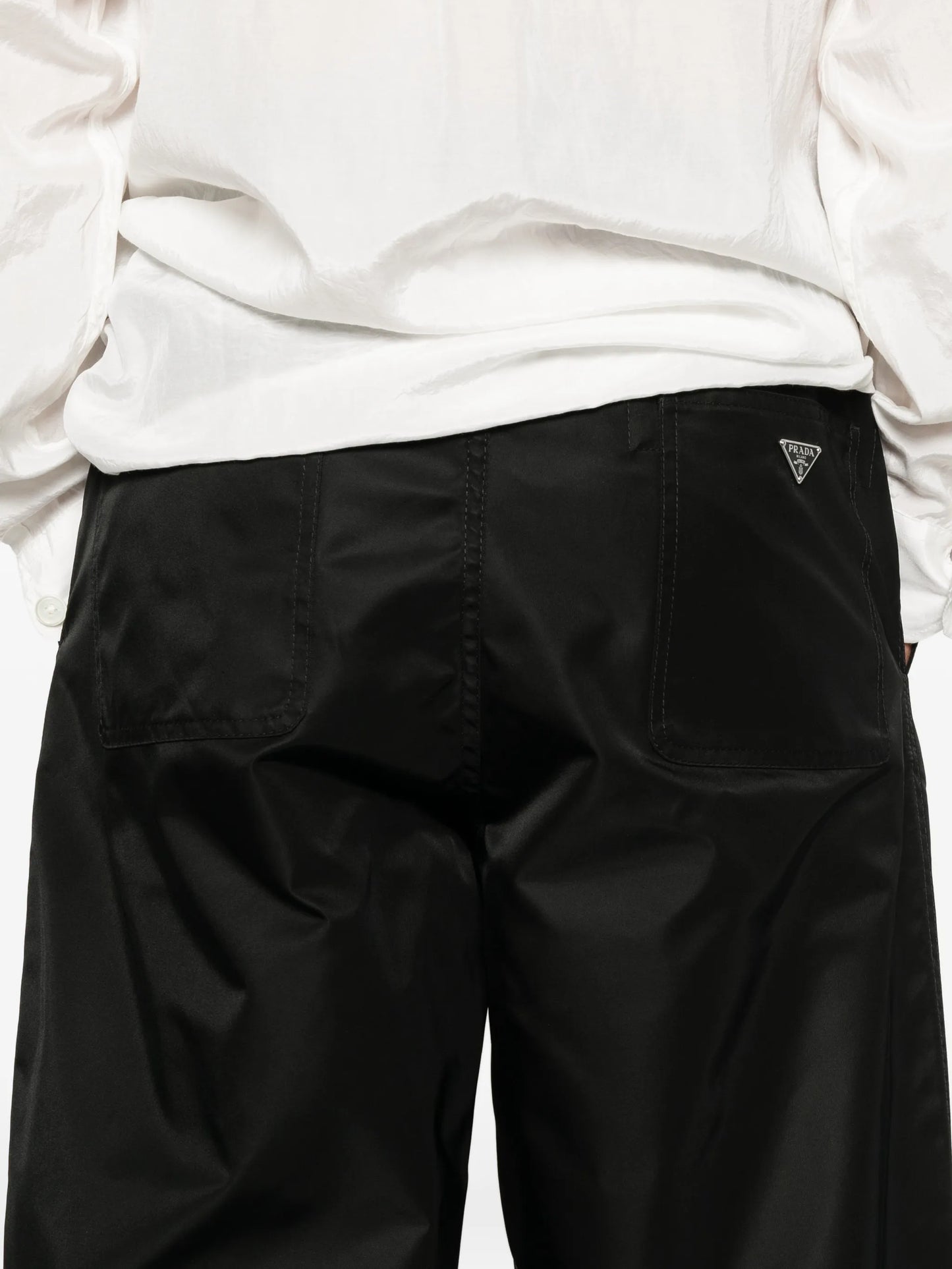 elasticated-waistband straight-leg trousers