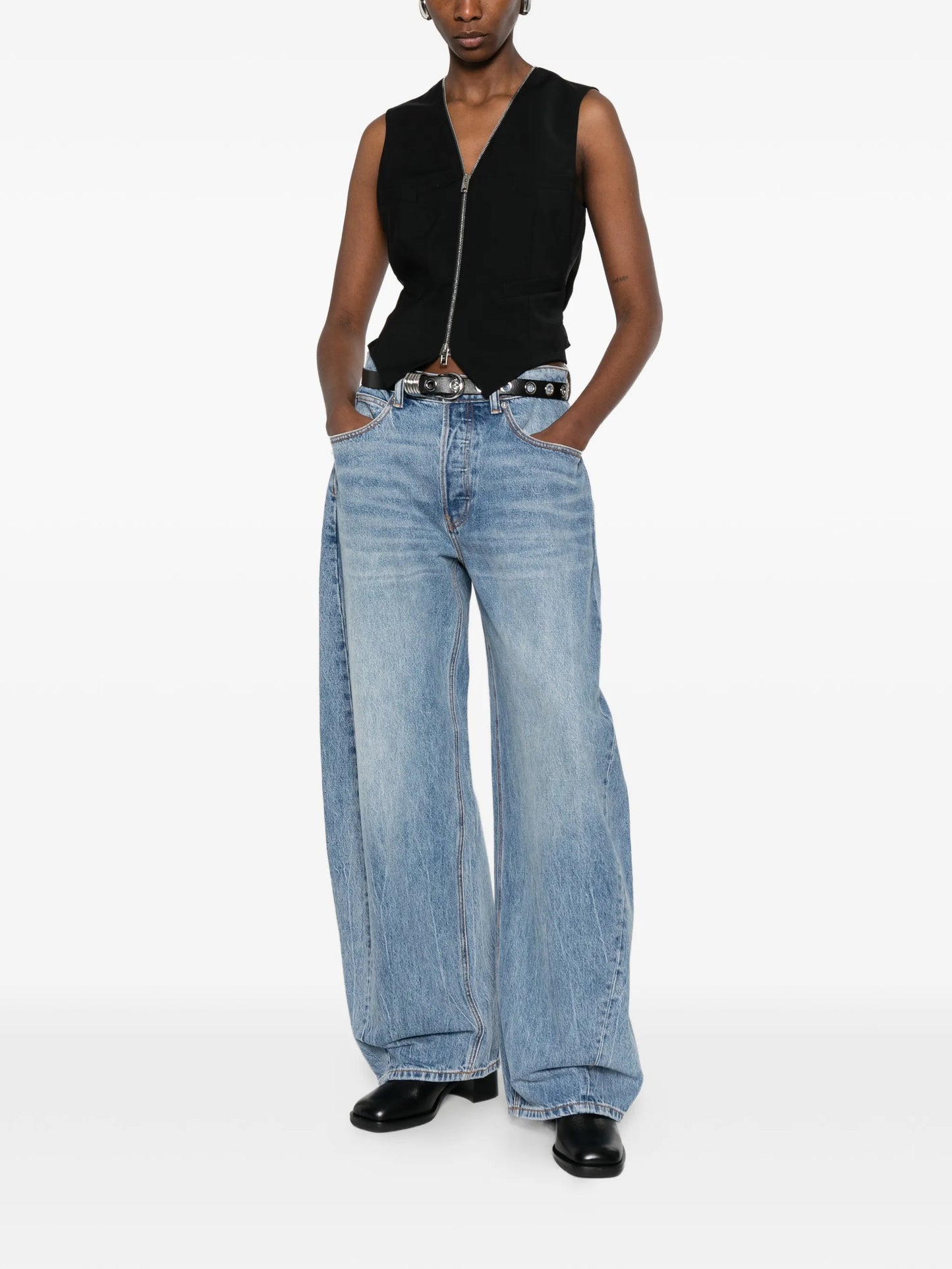 button jeans