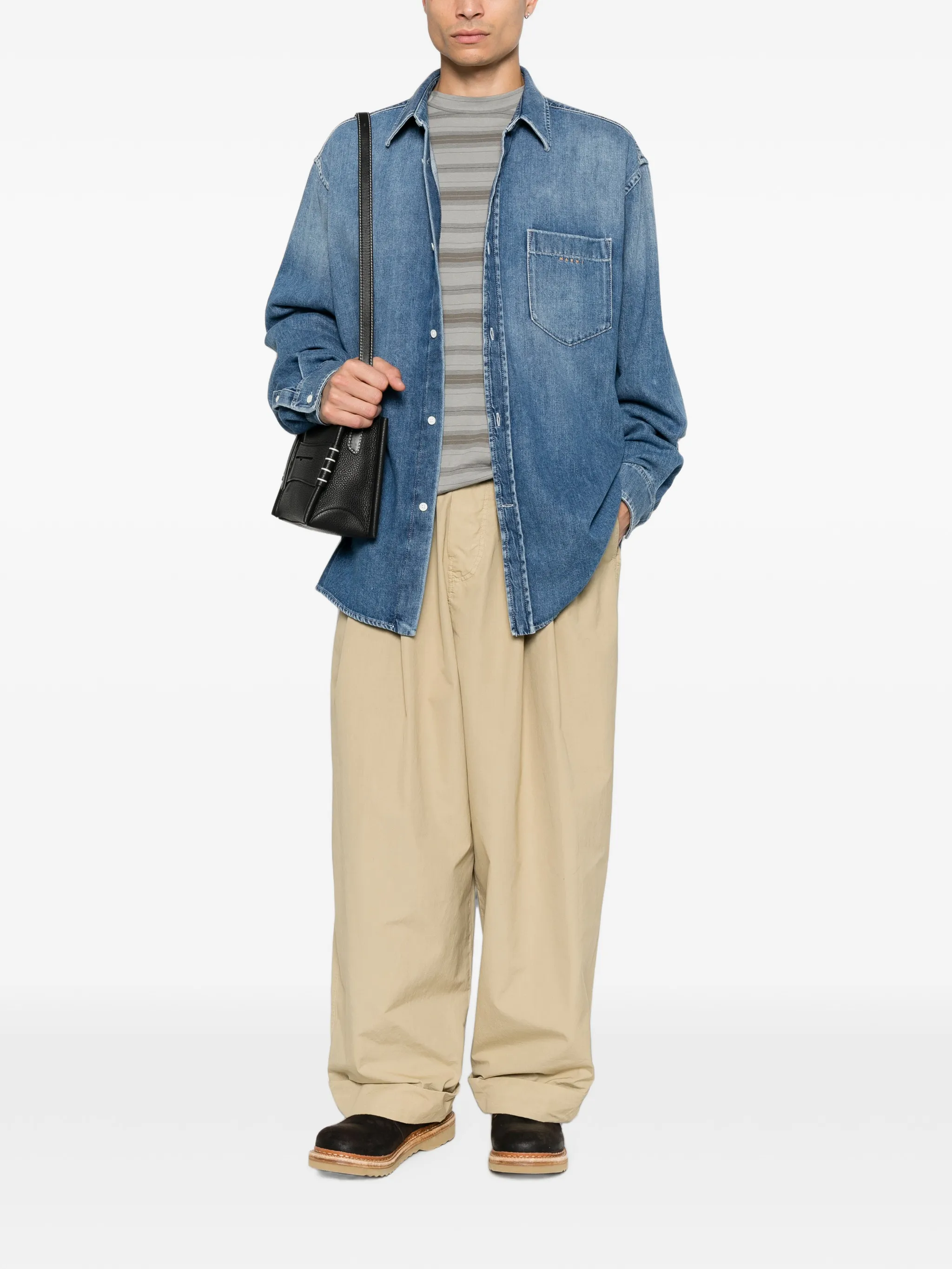 spread-collar chest-pocket shirt