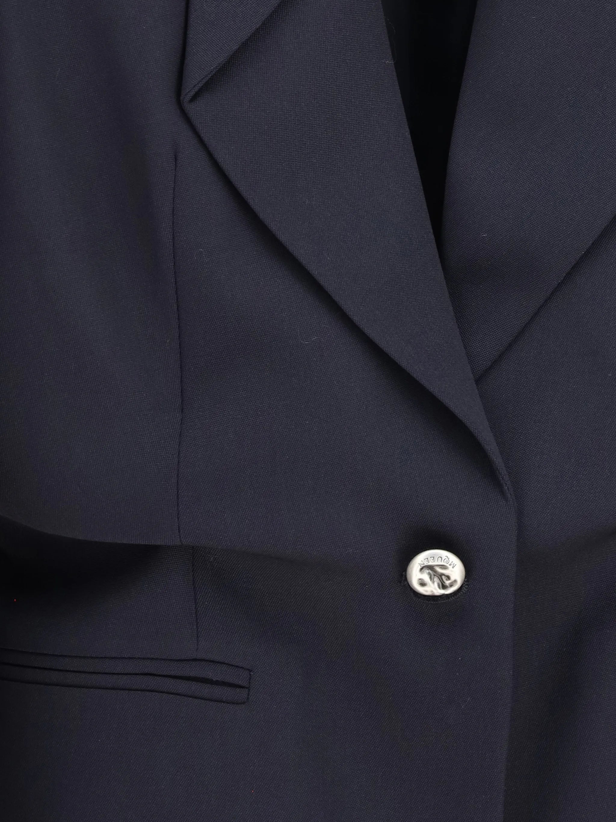 folded-lapel single-breasted jacket