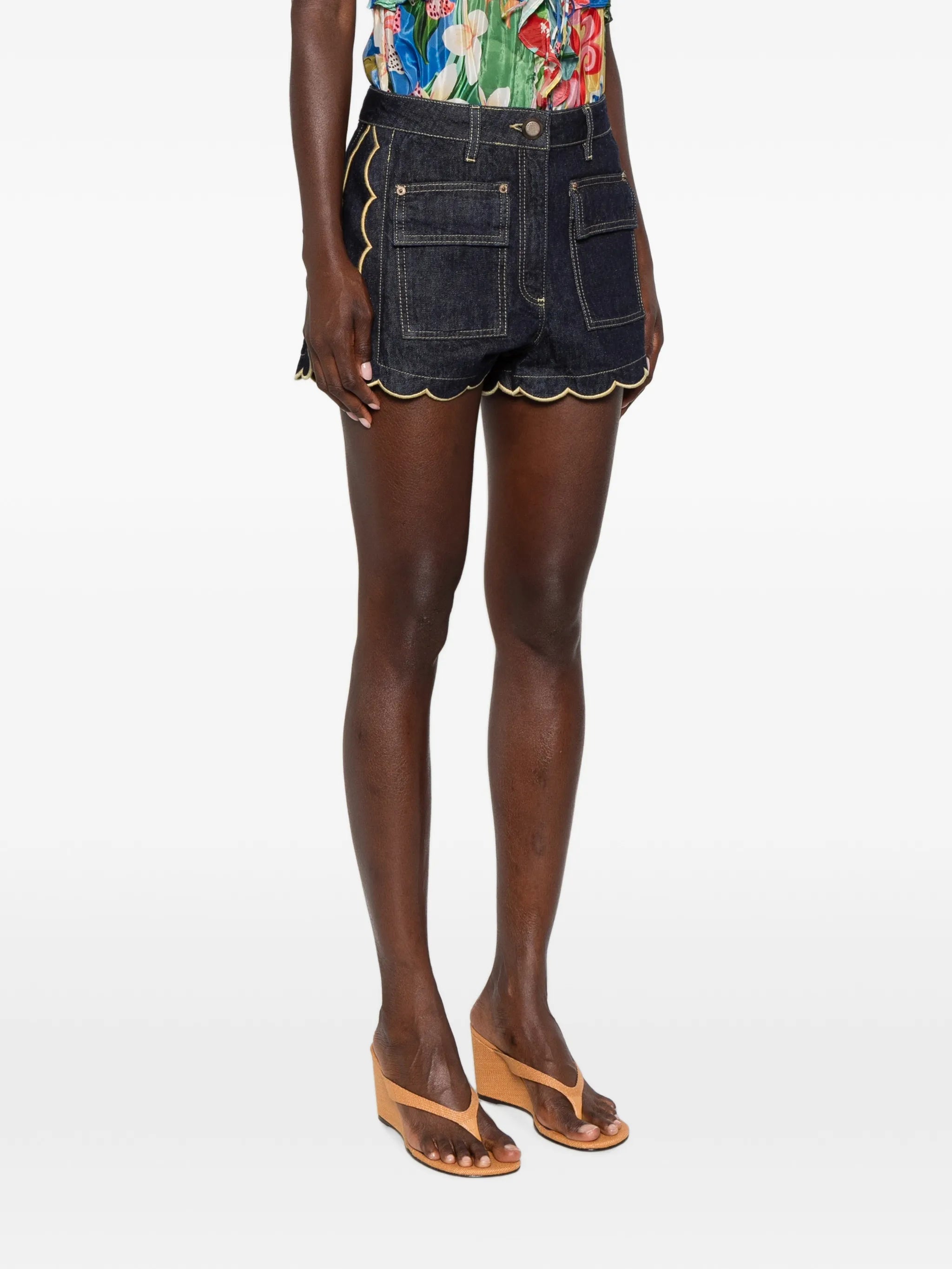 scalloped-edge pleated shorts