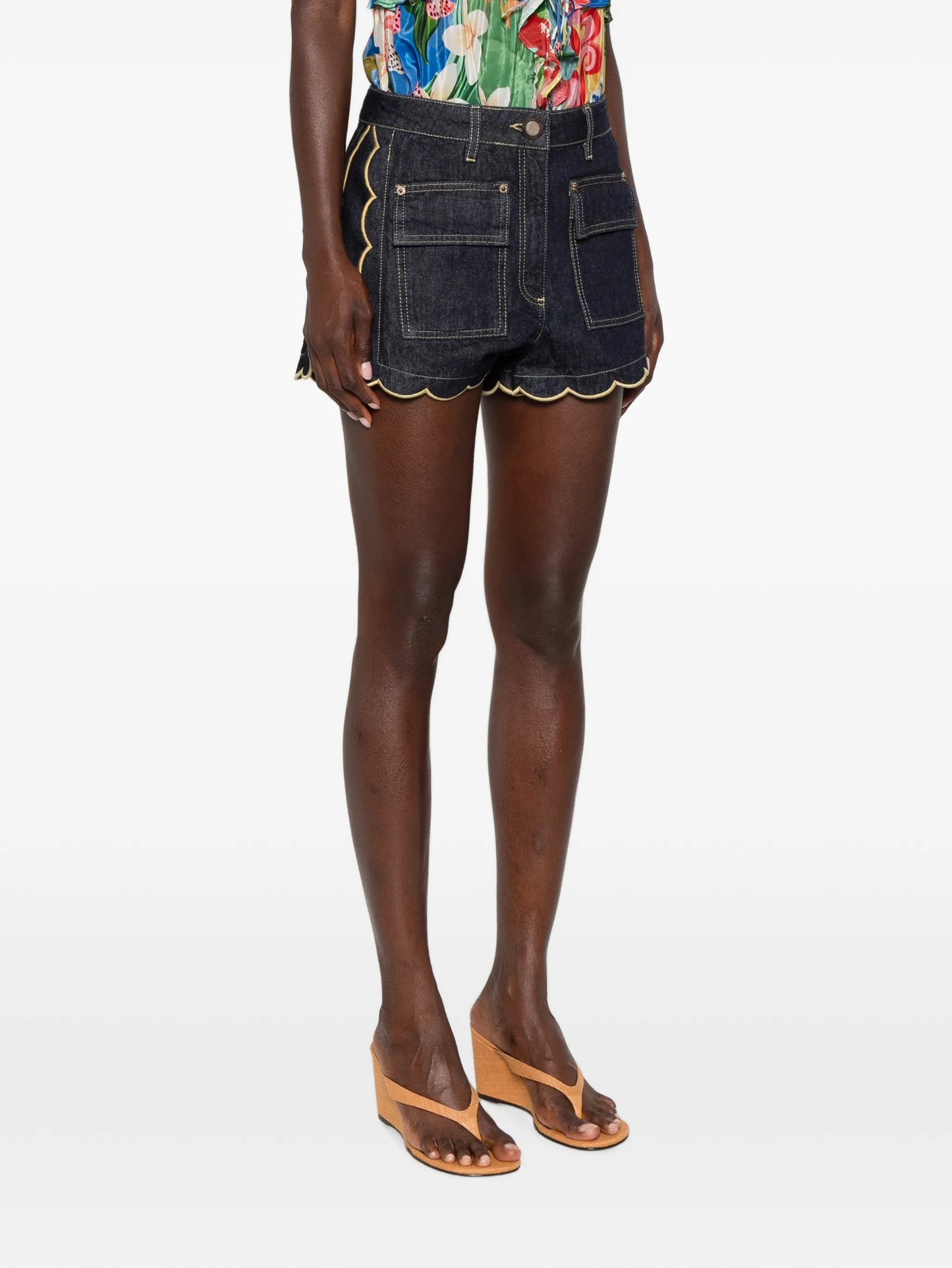 scalloped-edge pleated shorts