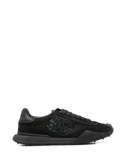 lace-panelled sneakers