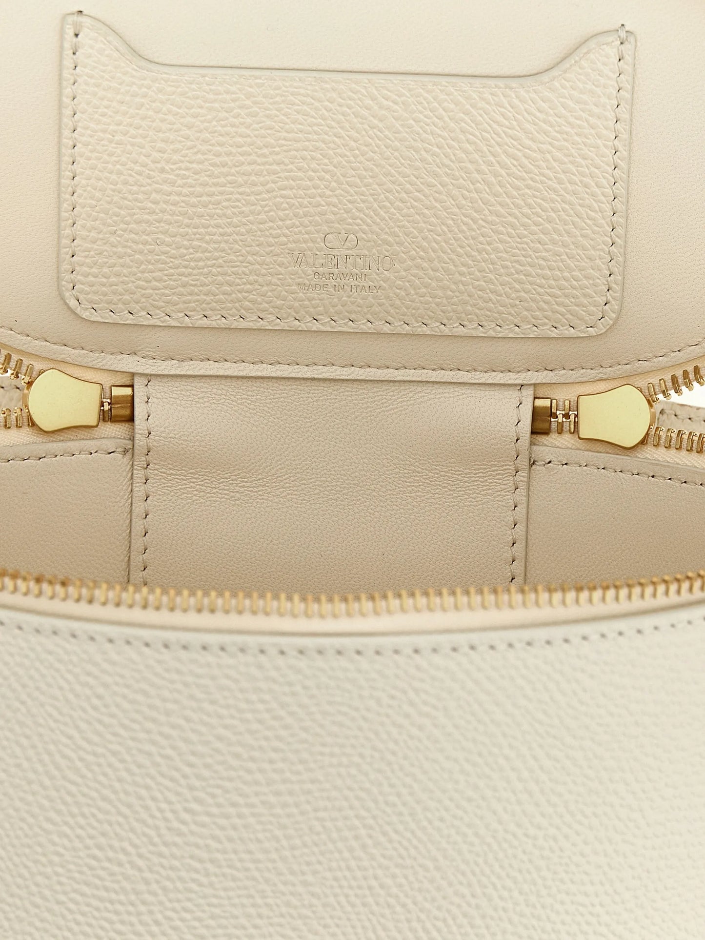 VLogo grain-leather mini vanity bag