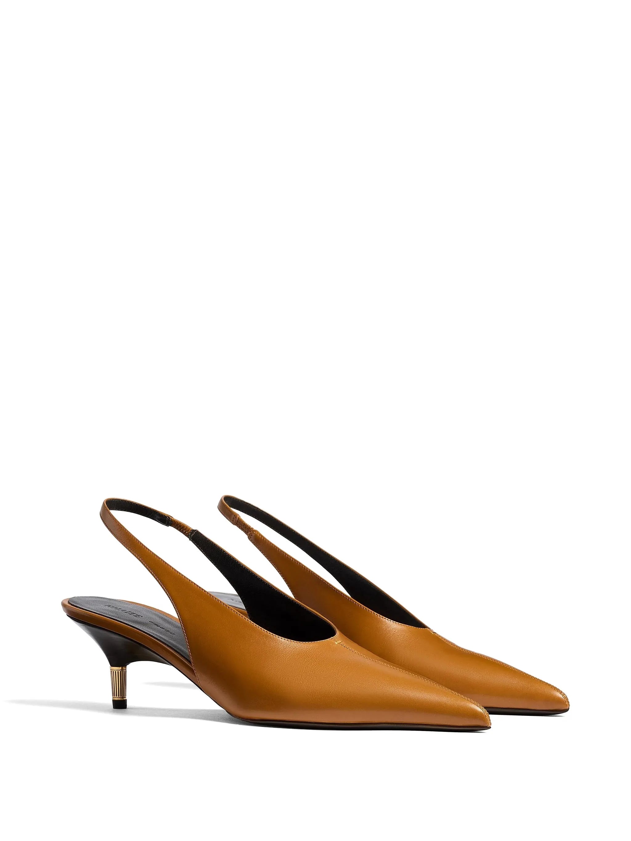 Bella low pumps