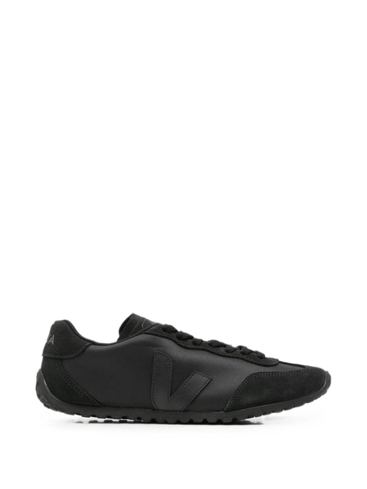 GT sneakers