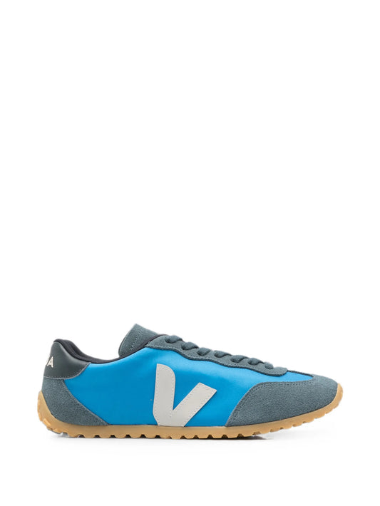 GT sneakers