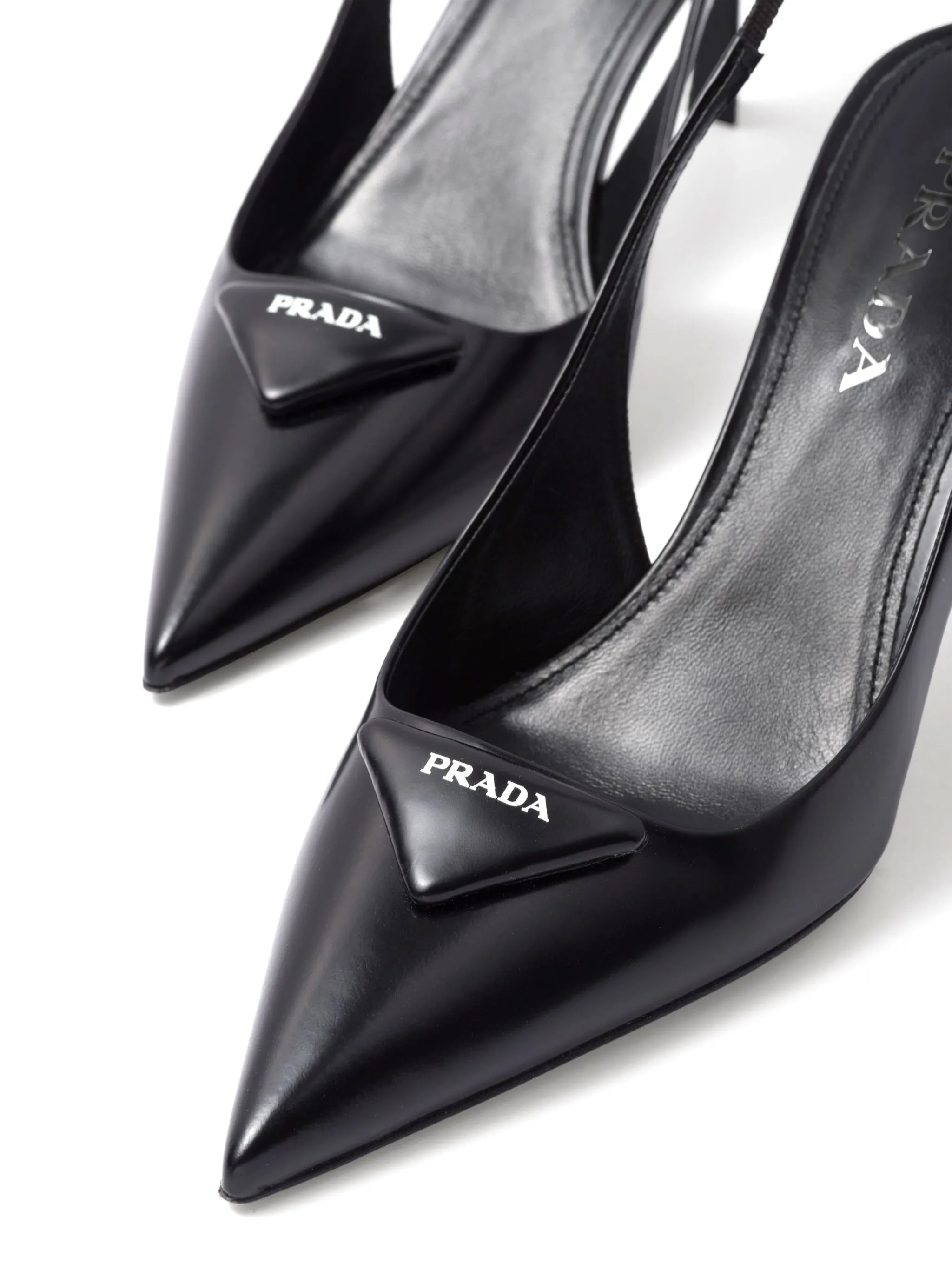 75mm triangle-logo pumps