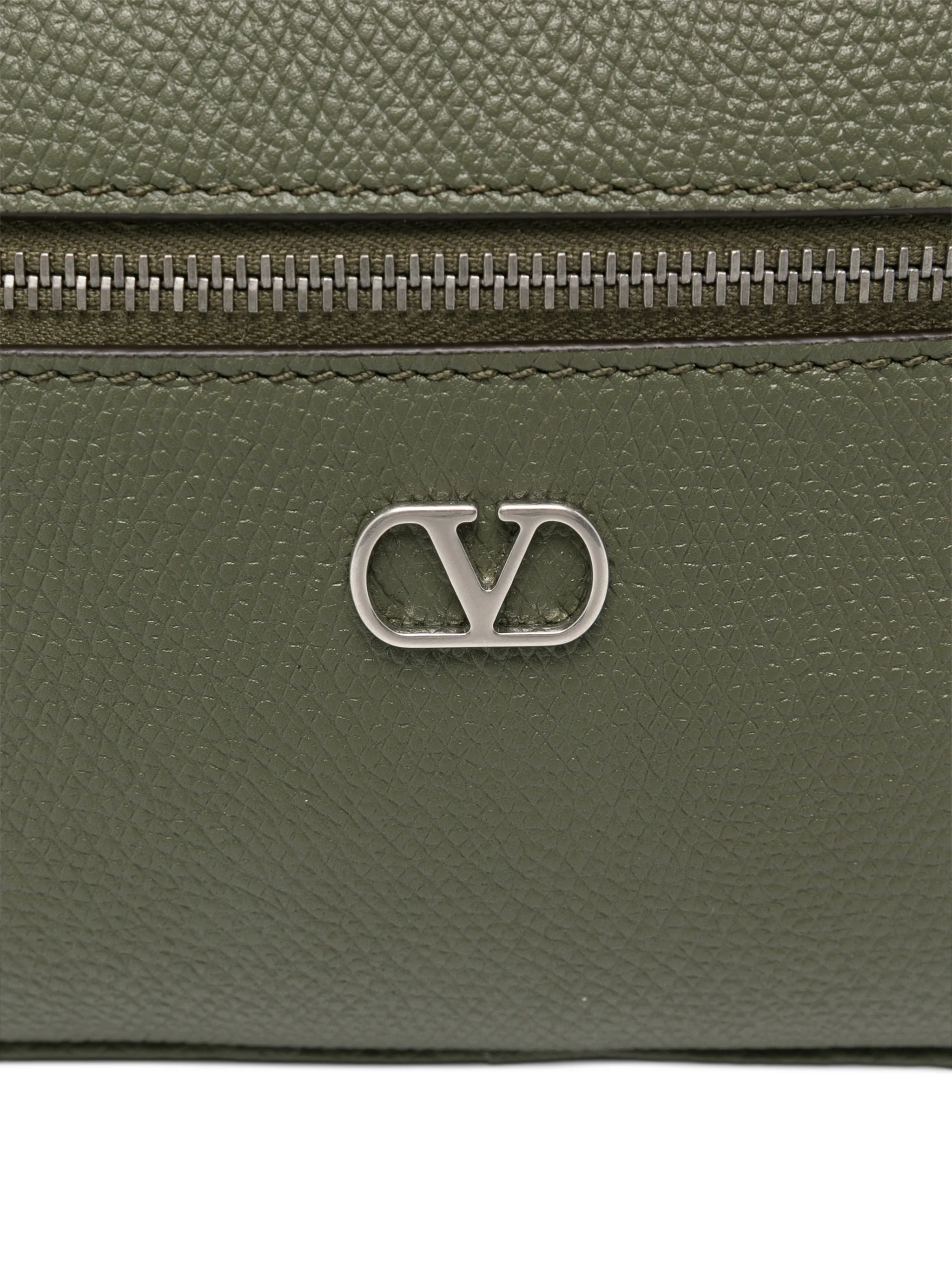 VLogo Signature leather shoulder bag