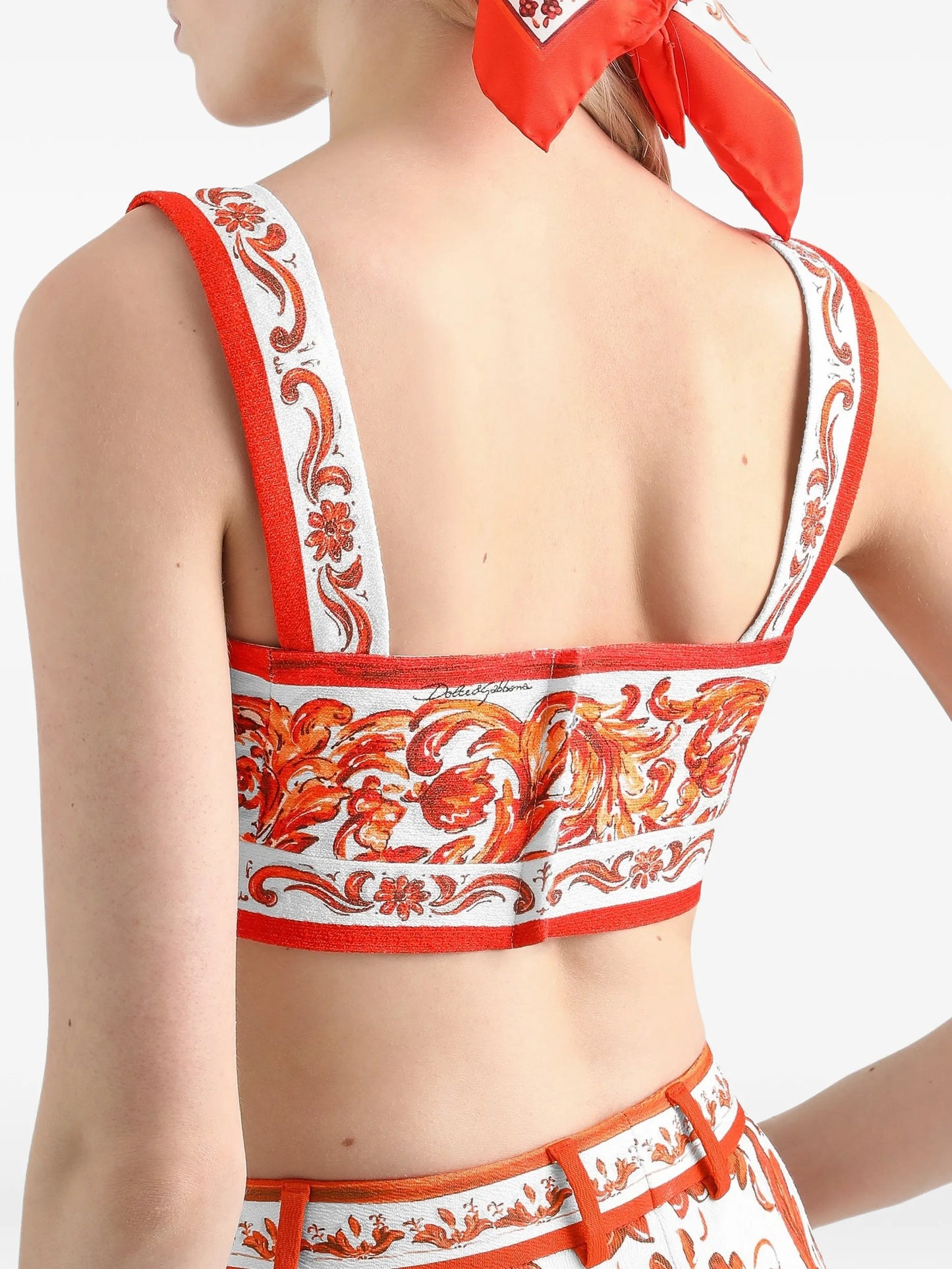 top in Majolica-print mat