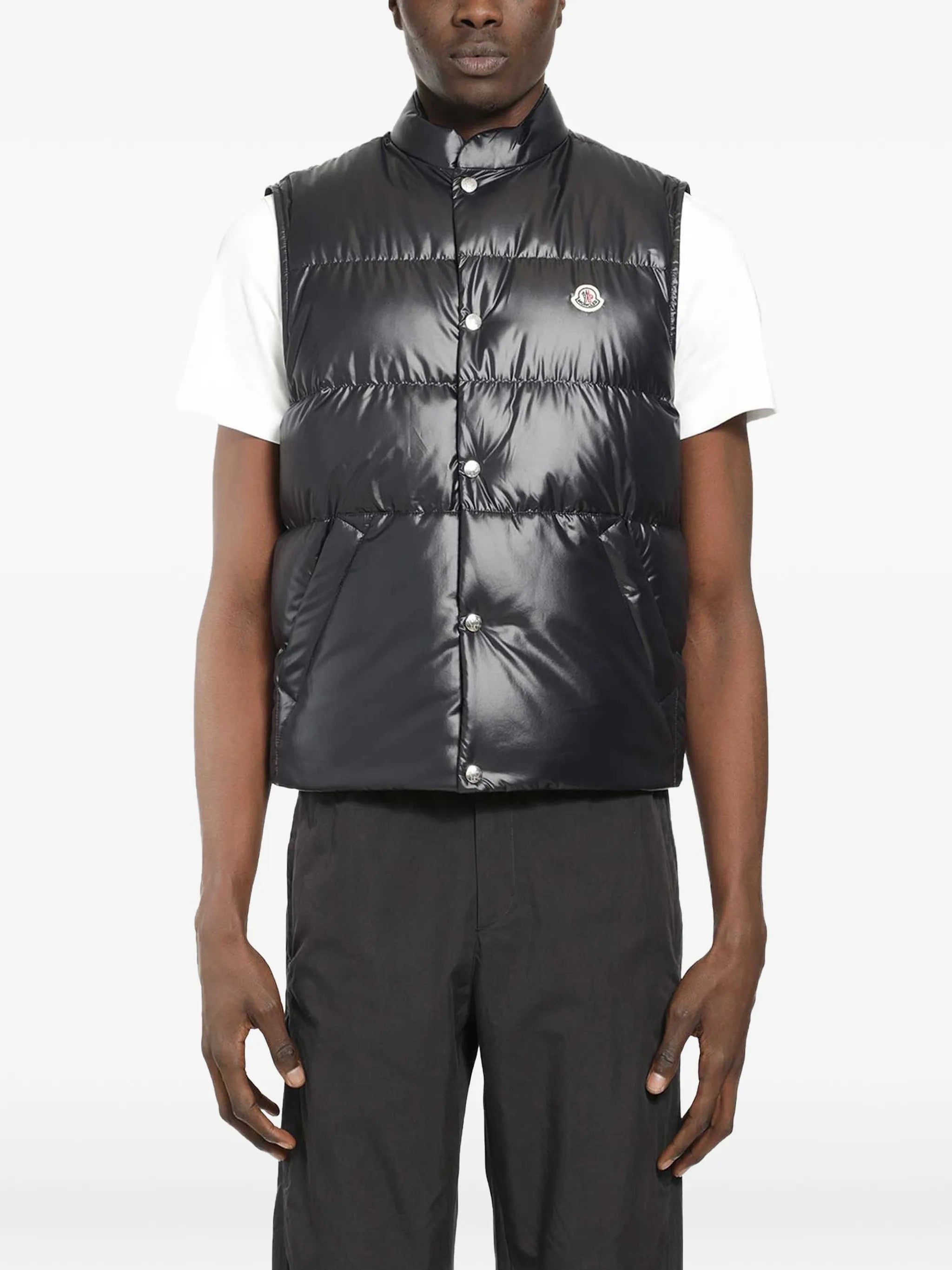 sleeveless buttoned gilet