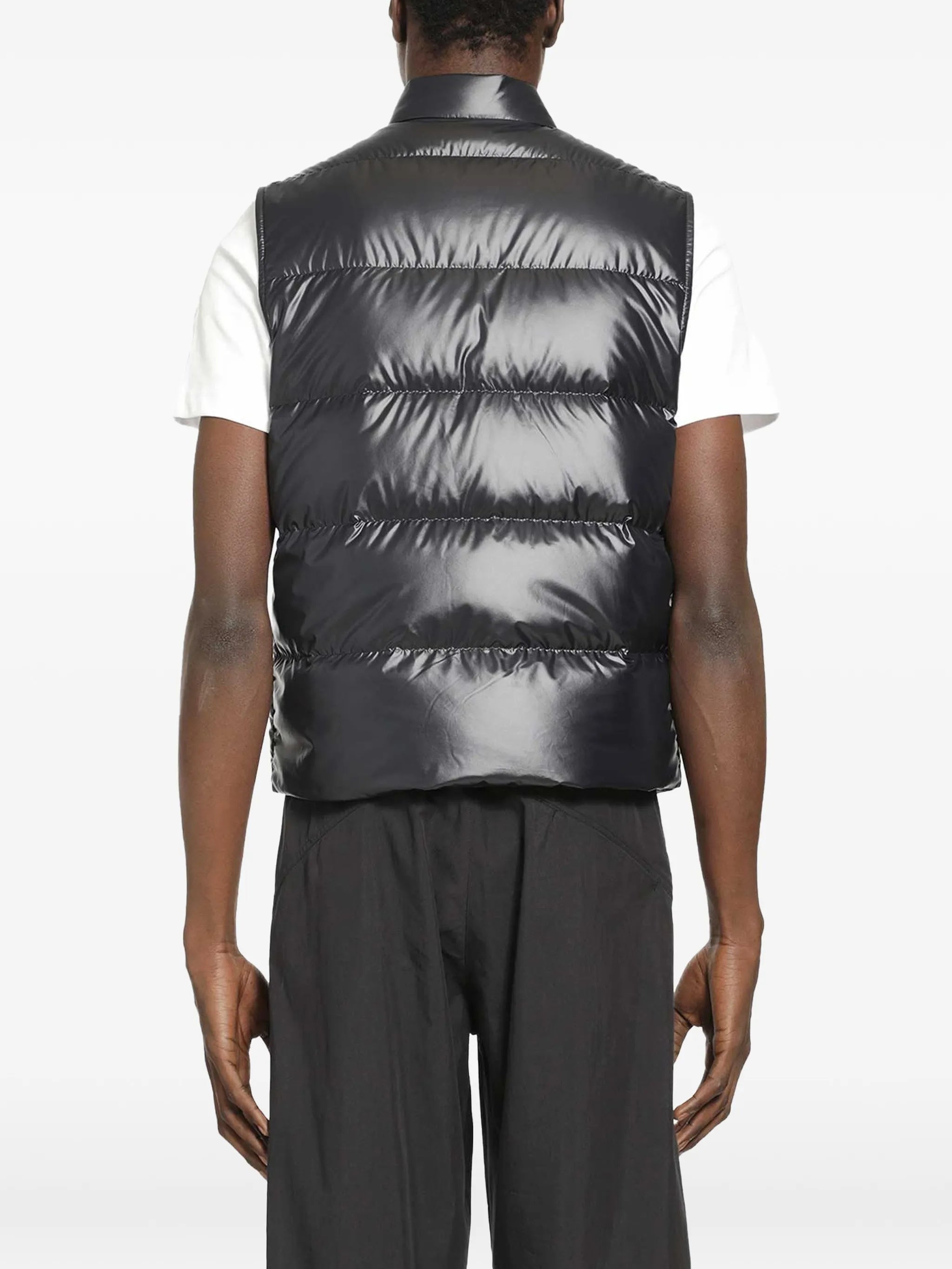 sleeveless buttoned gilet