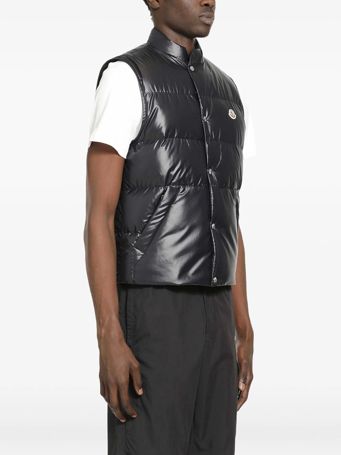 sleeveless buttoned gilet