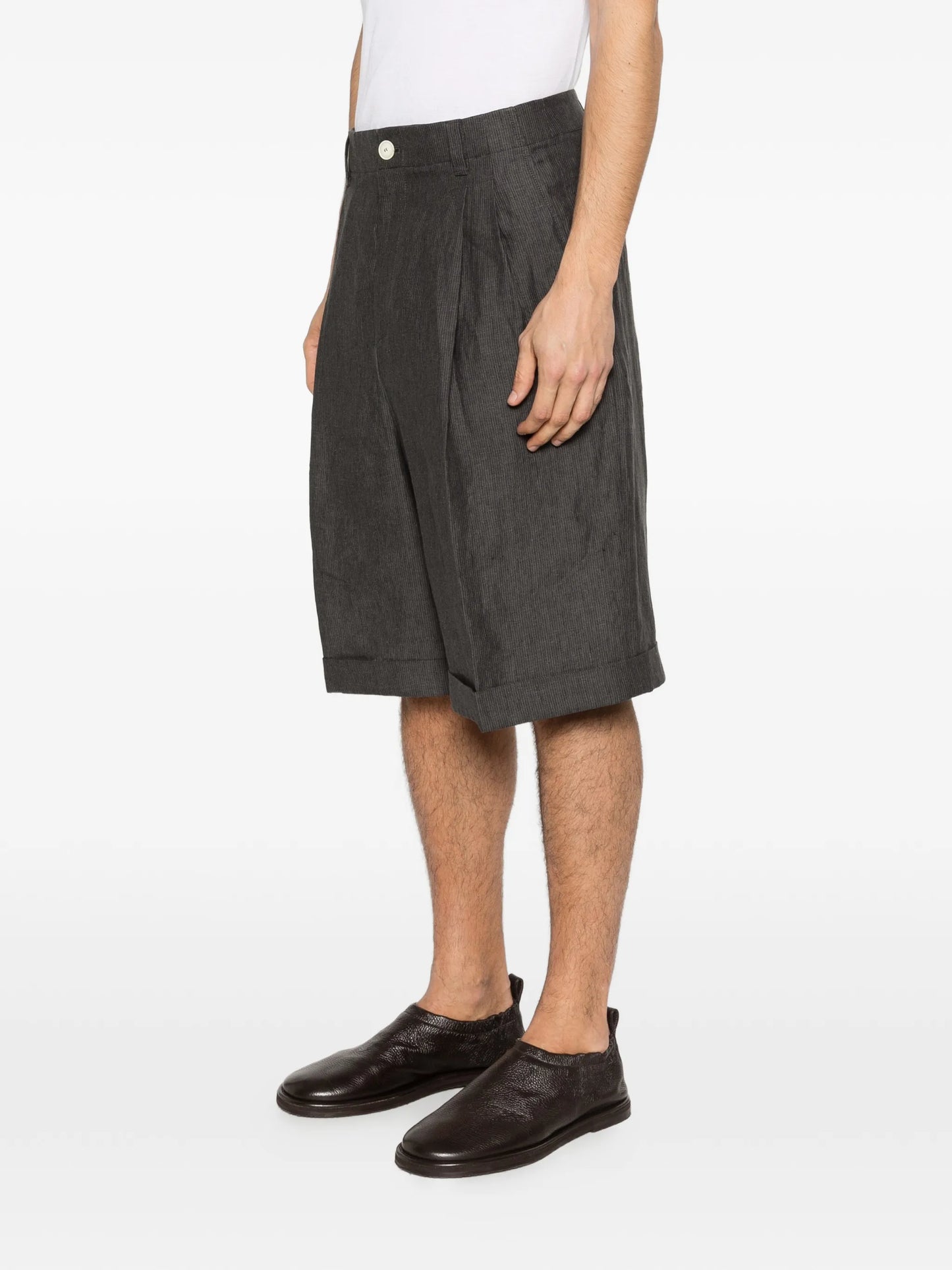 Pastro pleated cuffed-hem shorts