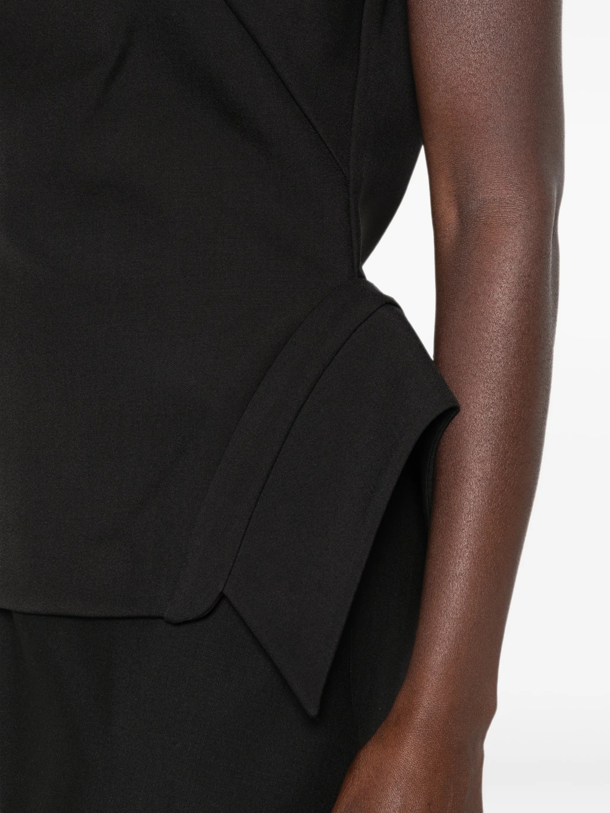 deconstructed peplum-detail top