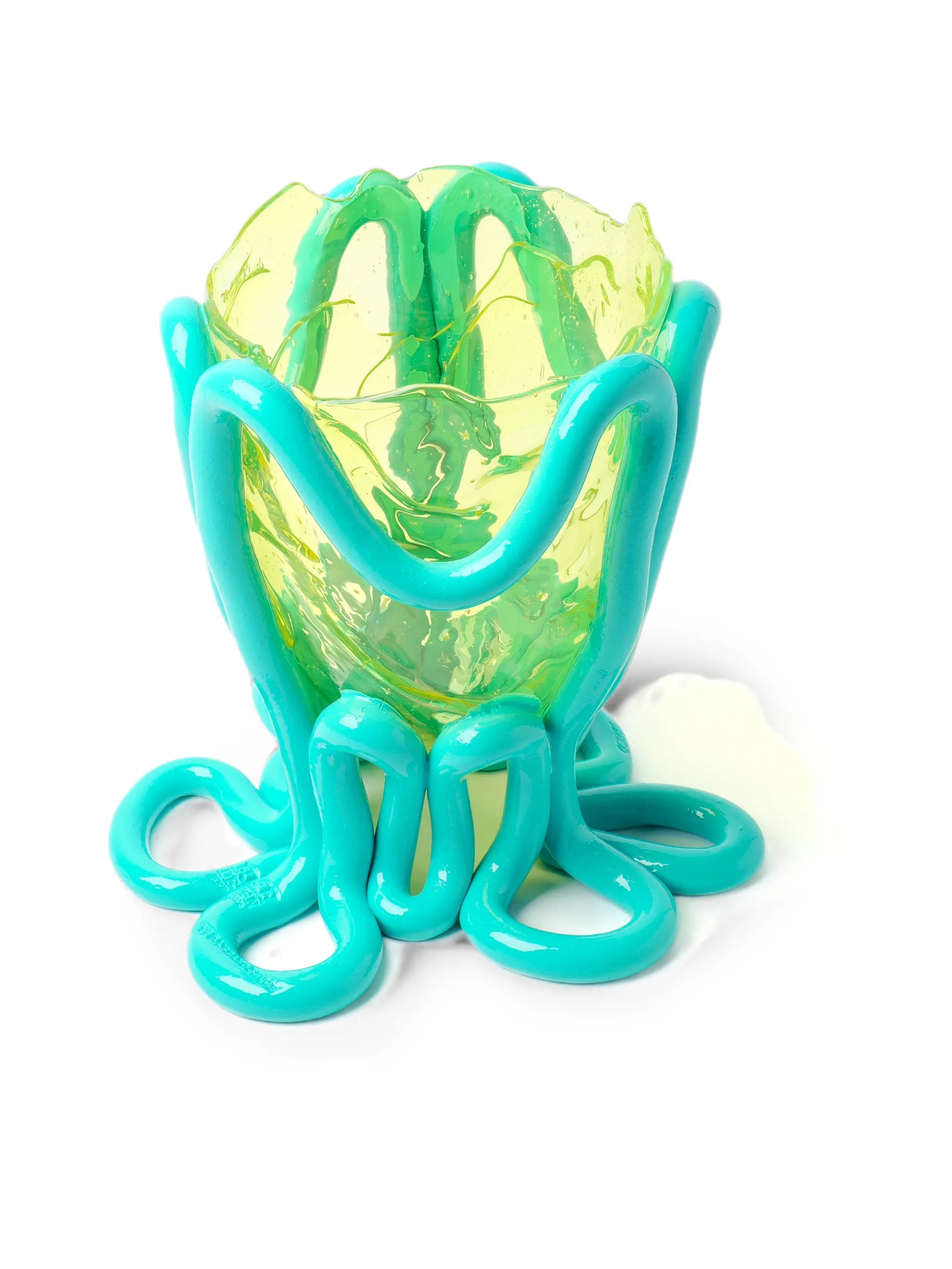 Summer wavy-edge vase