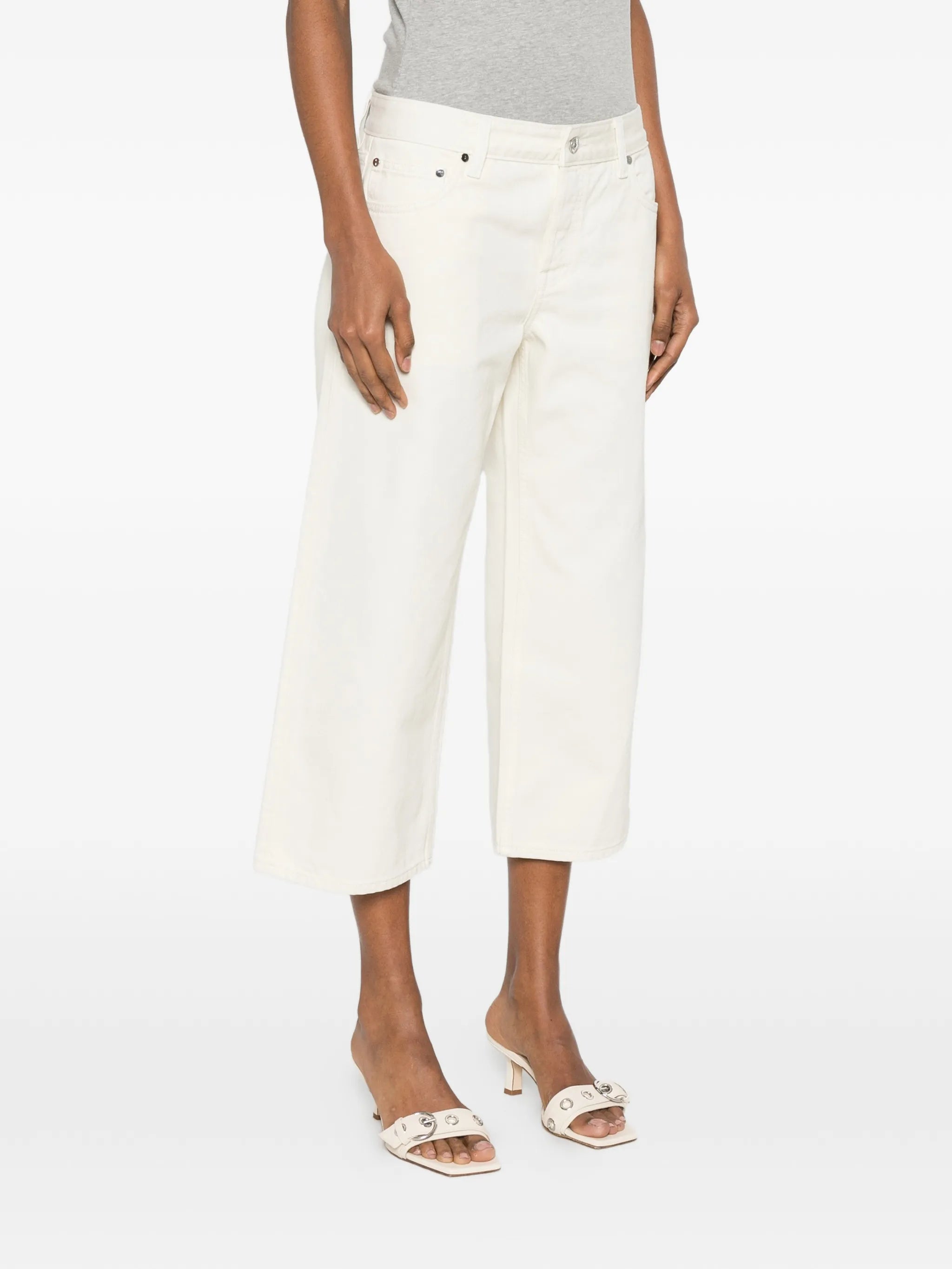 low-rise cropped jeans