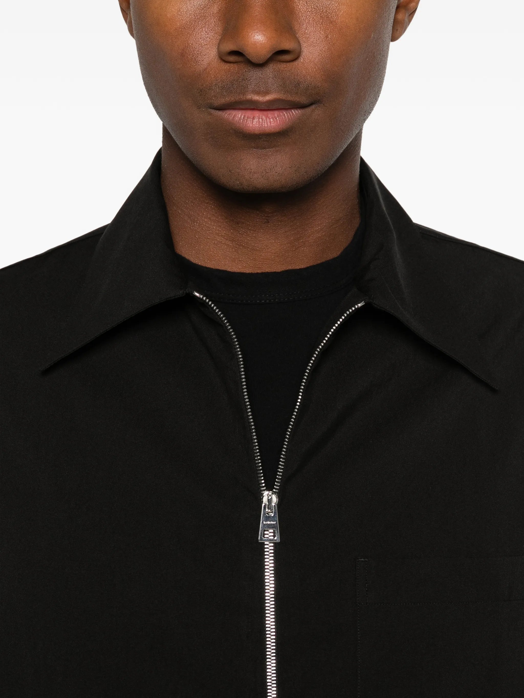 zip-up short-sleeve shirt