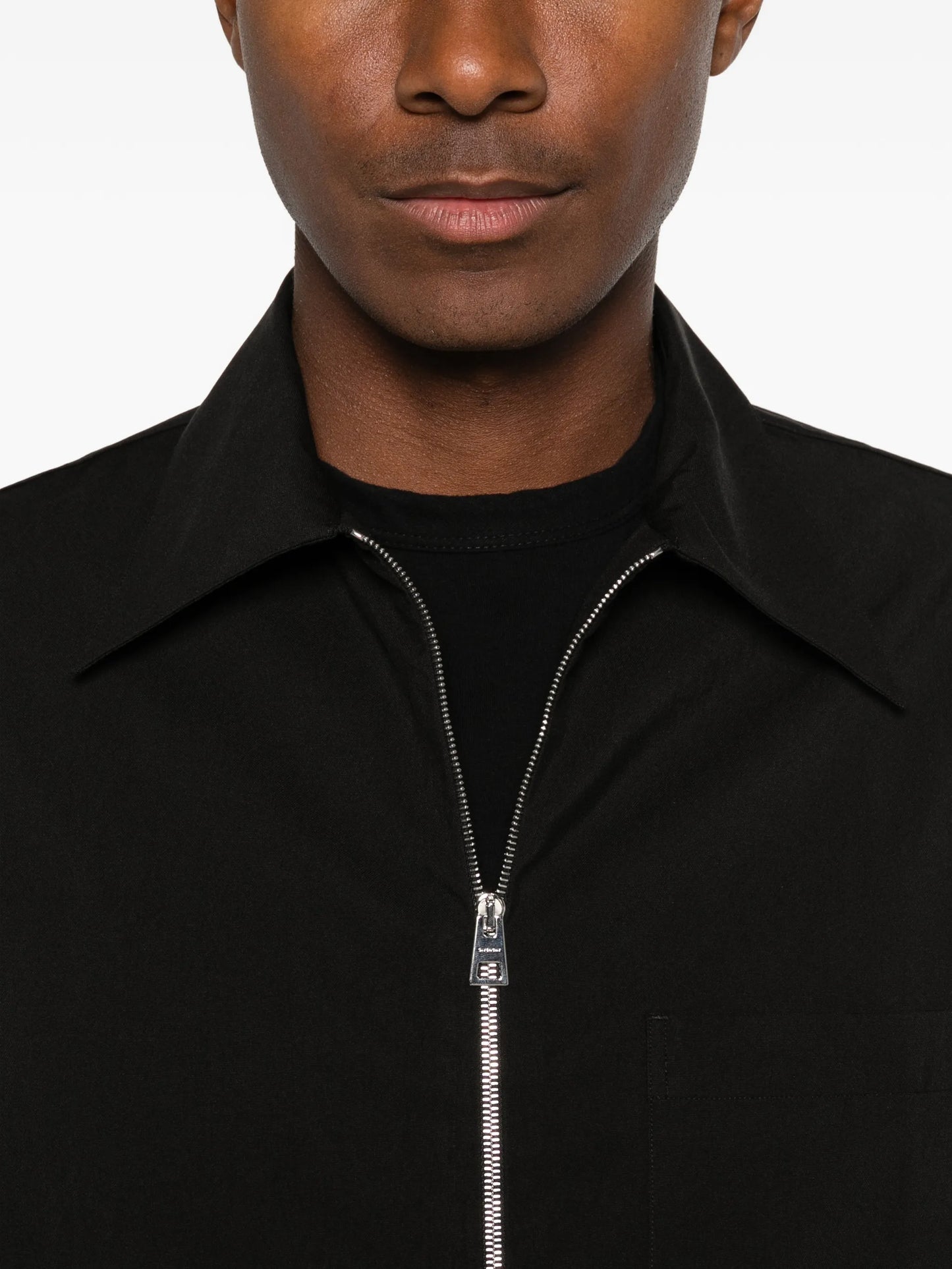 zip-up short-sleeve shirt