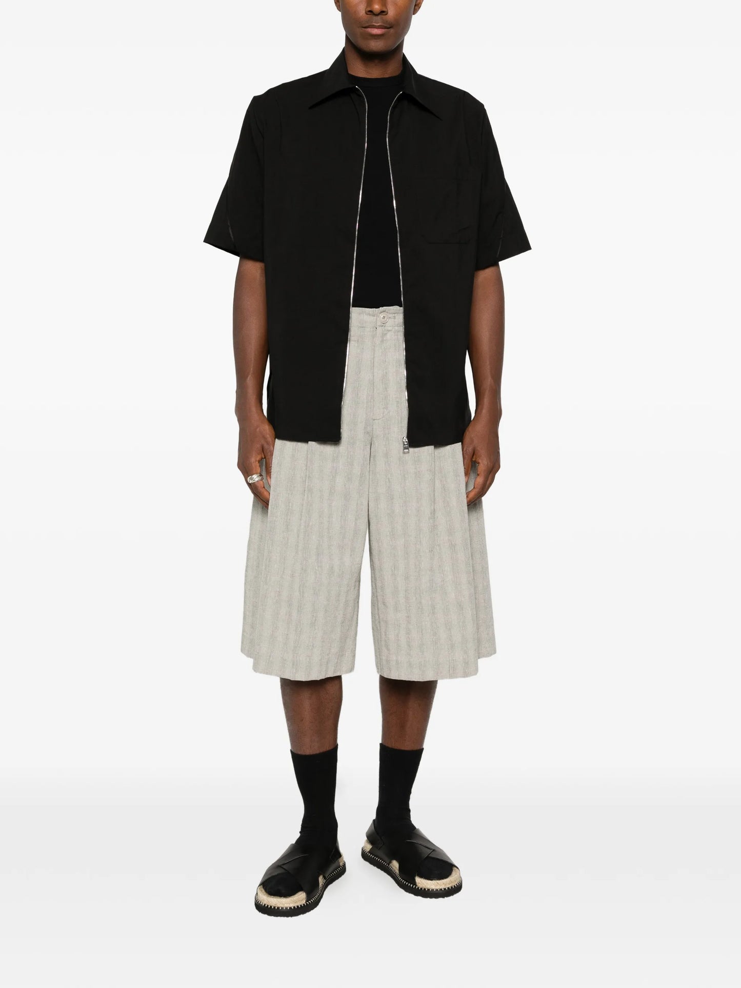 zip-up short-sleeve shirt
