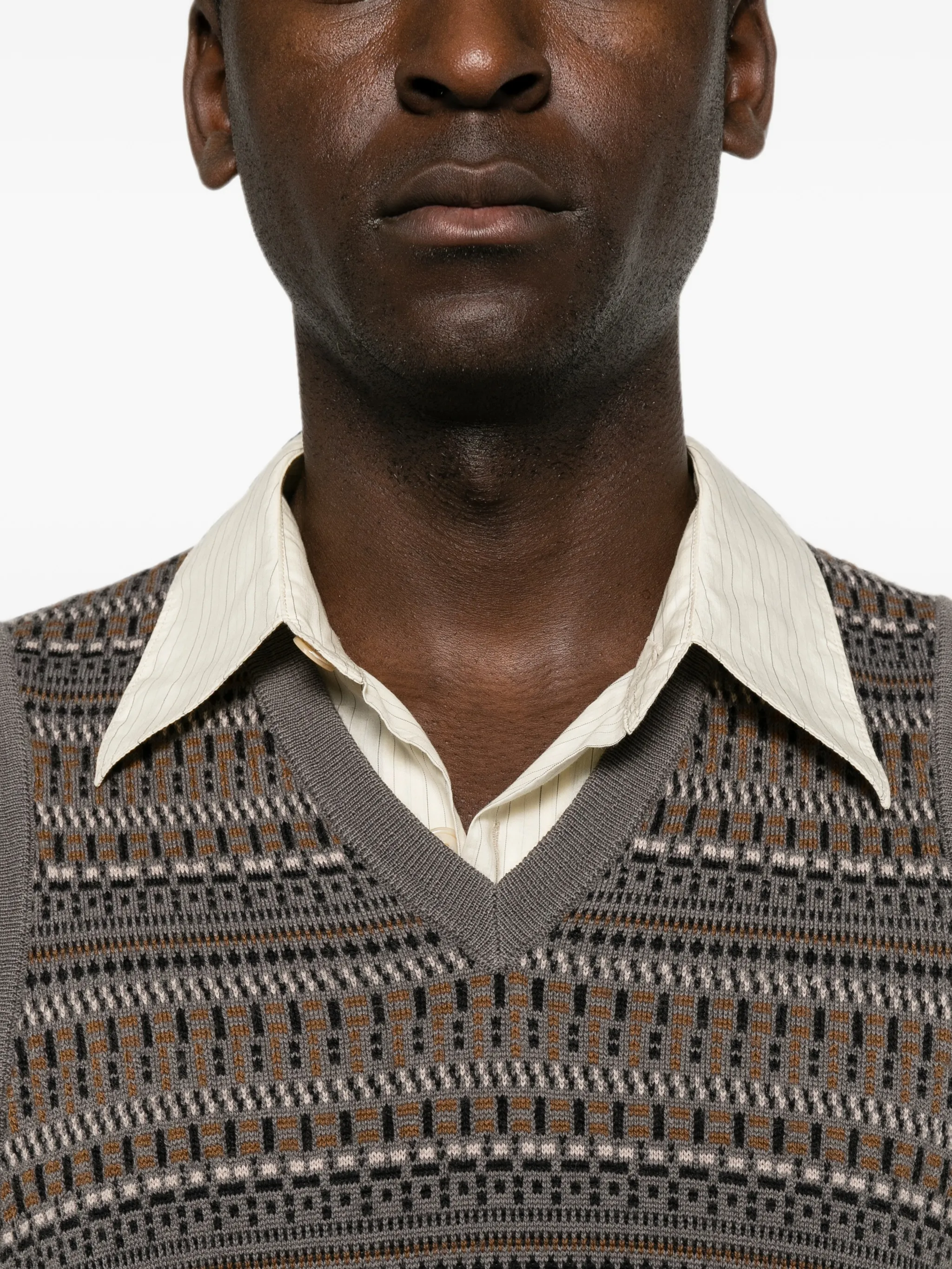 V-neck jacquard-knit vest