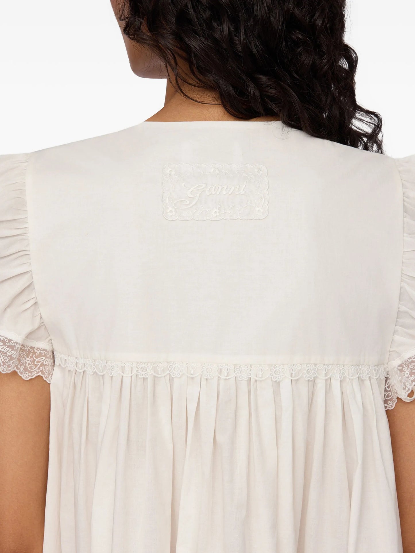 lace-trim ruffled dress