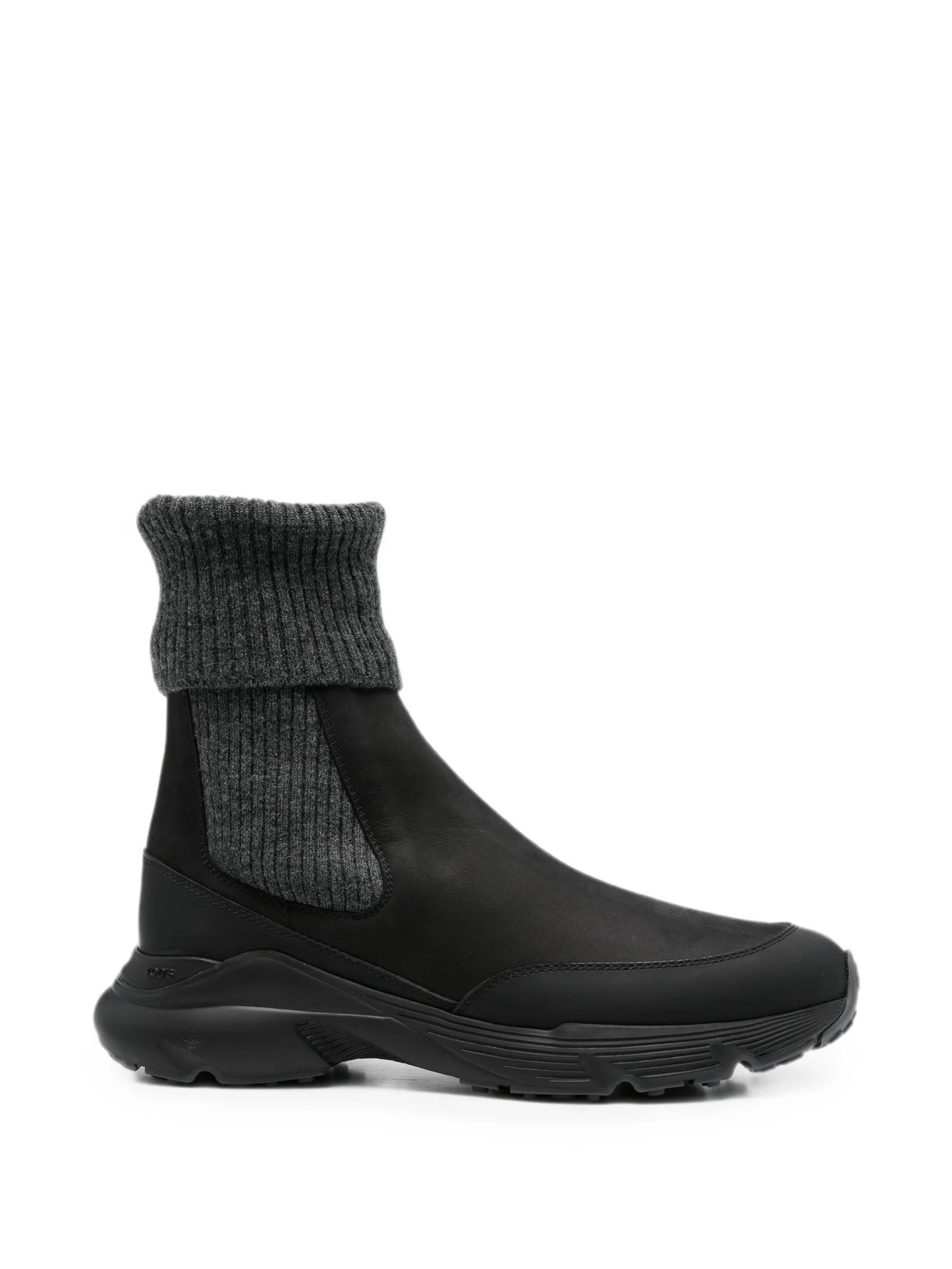 round-toe boots