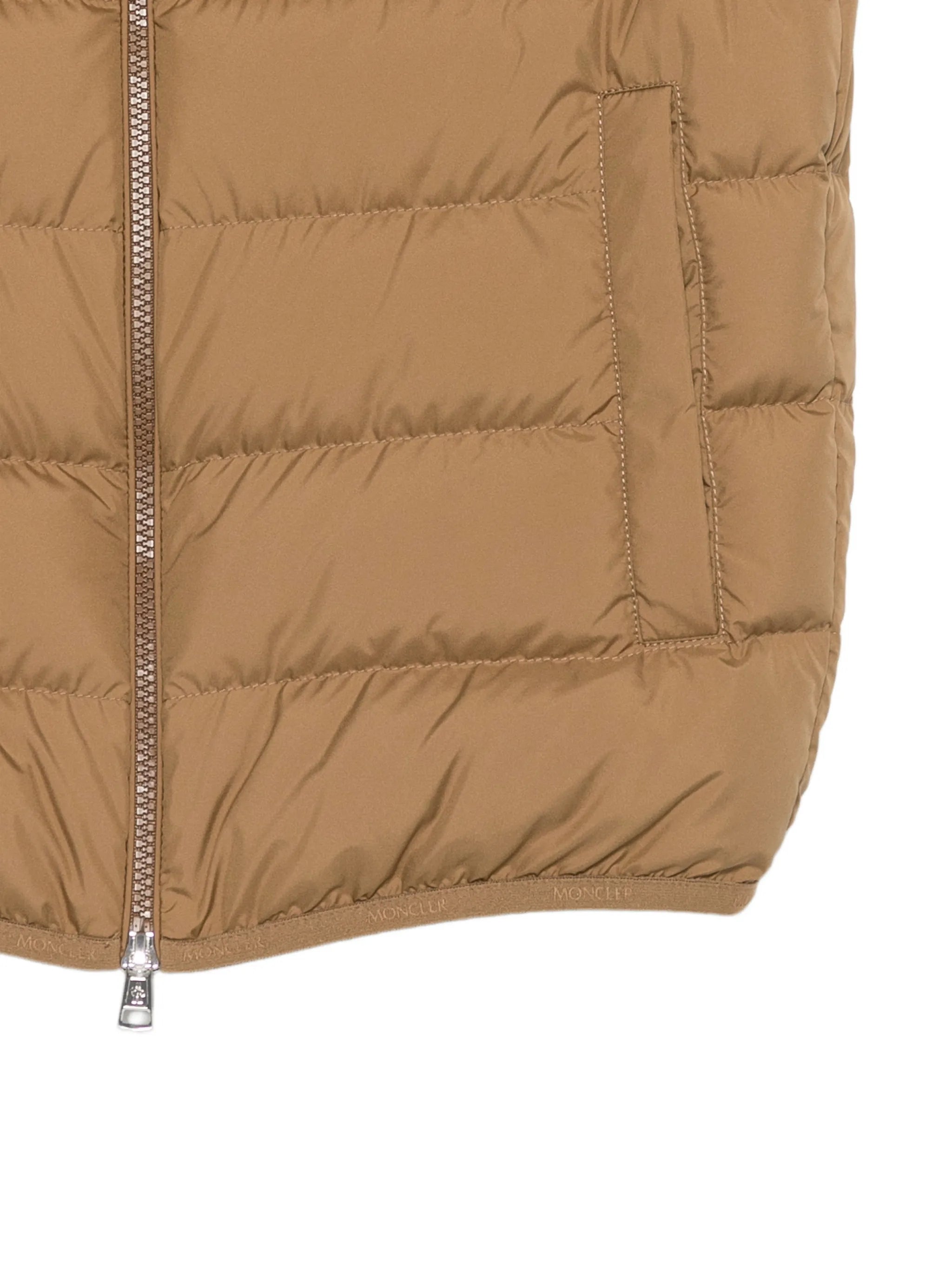 Contrin padded gilet