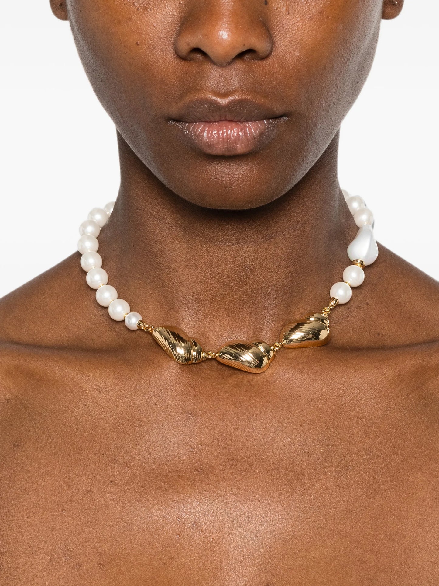 shell-detail faux-pearl necklace
