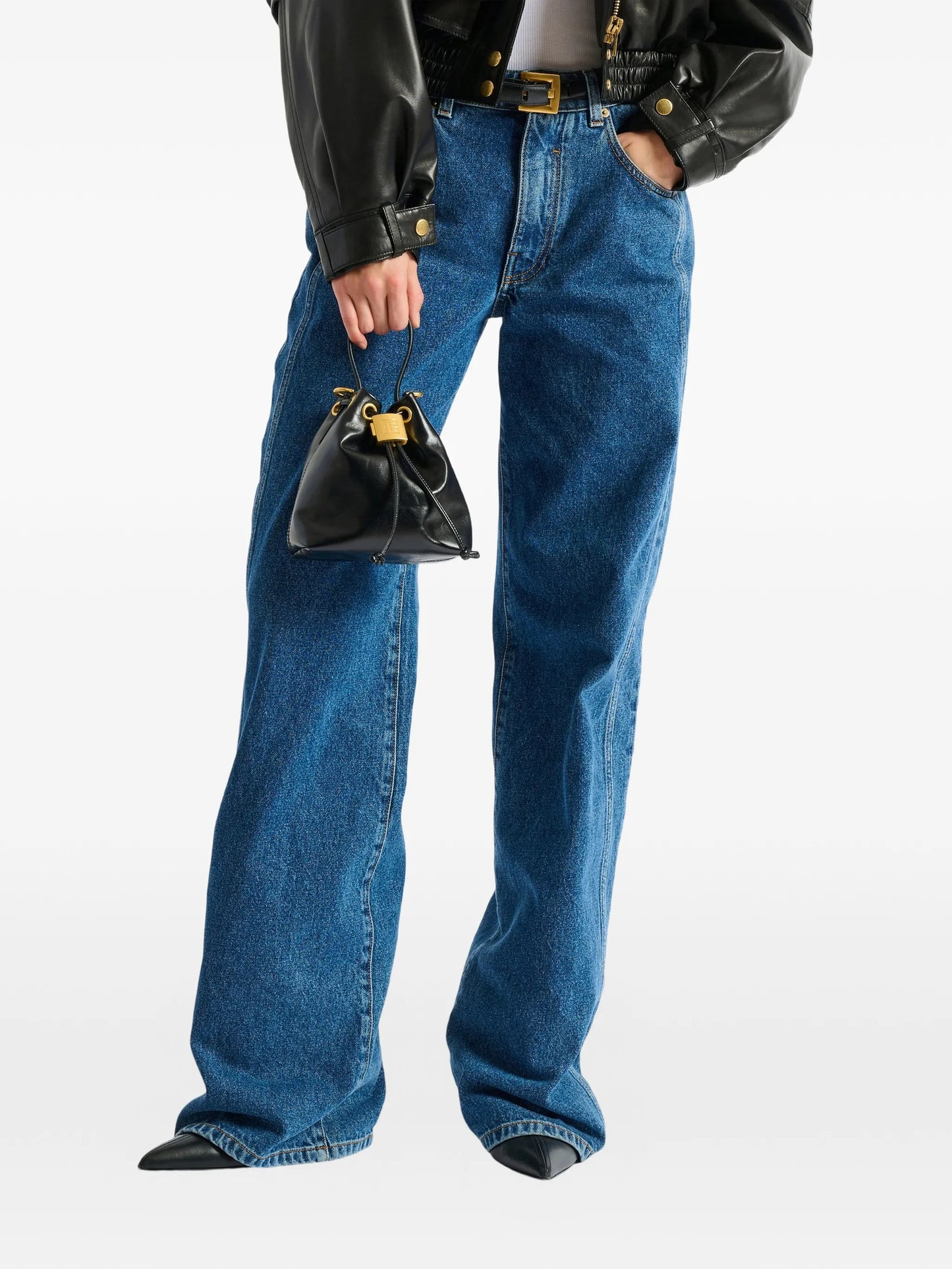 Pulse bucket bag in smooth leather